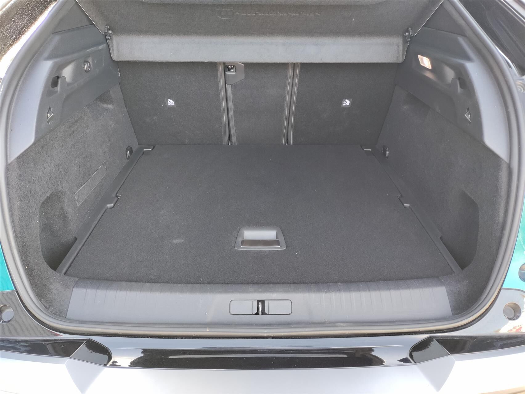 Billede af Peugeot e-3008 EL GT 210HK 5d Aut.