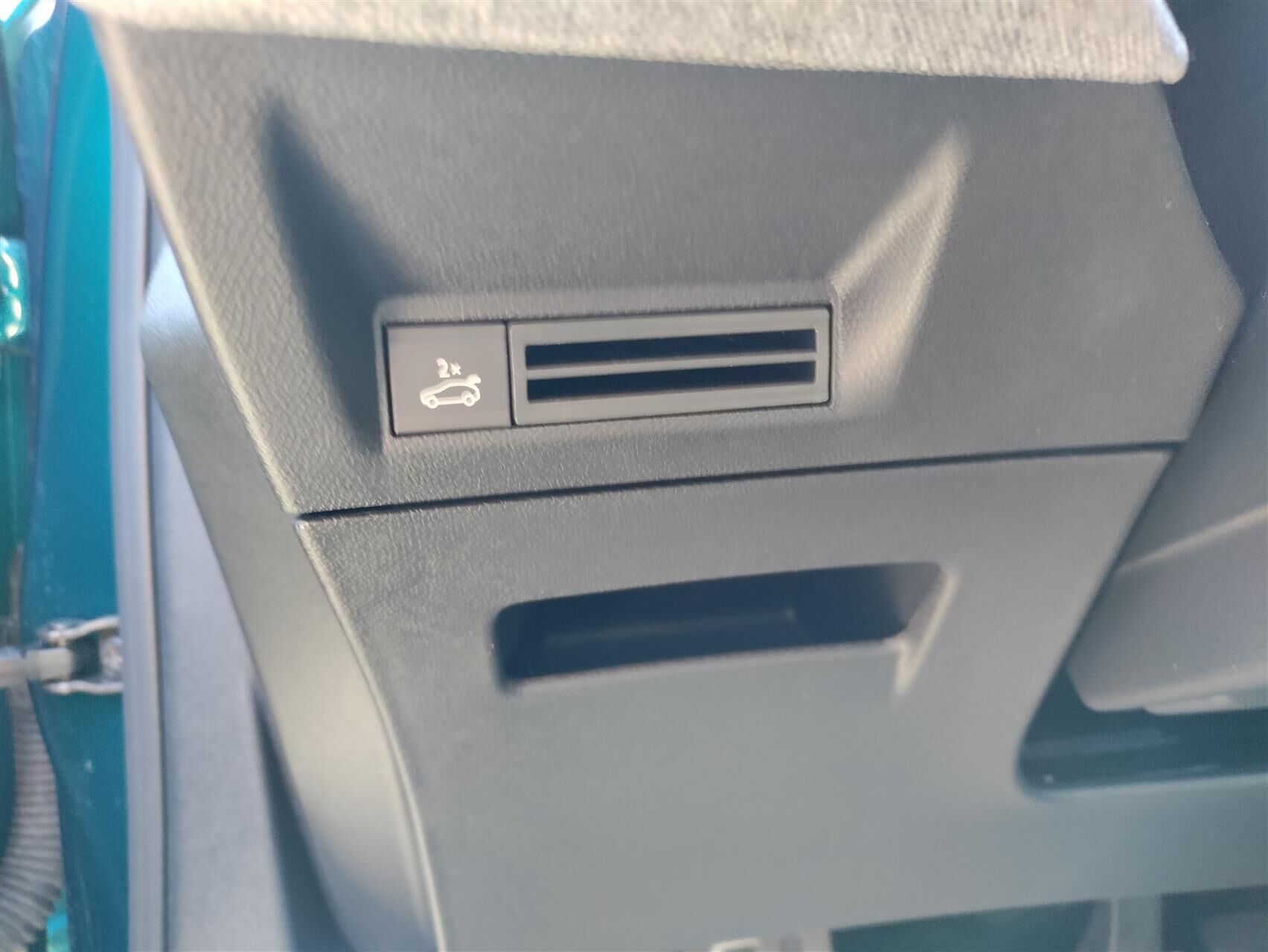 Billede af Peugeot e-3008 EL GT 210HK 5d Aut.