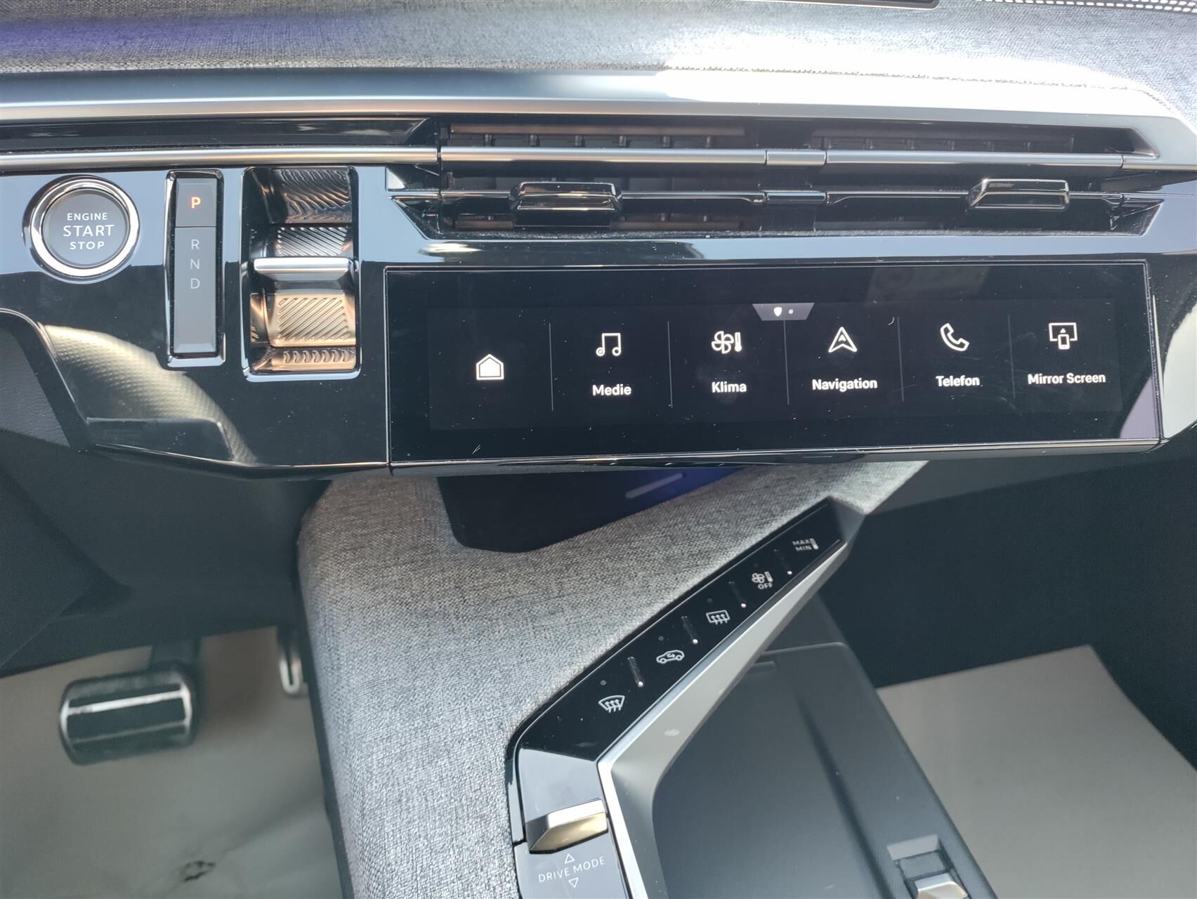 Billede af Peugeot e-3008 EL GT 210HK 5d Aut.