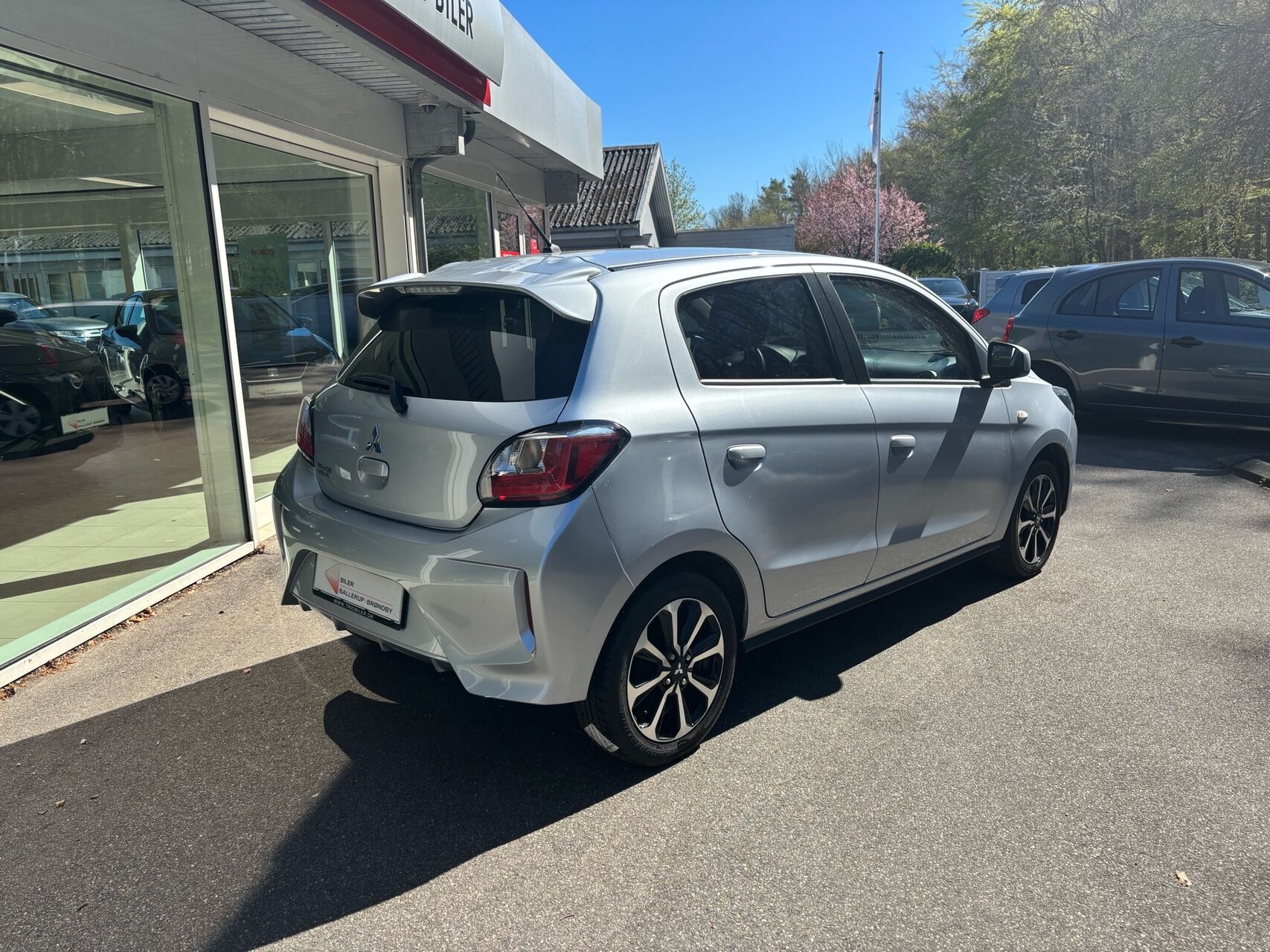 Billede af Mitsubishi Space Star 1,2 Invite+ AS&G 71HK 5d
