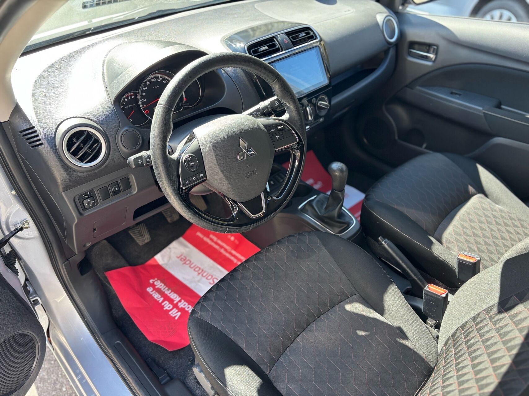 Billede af Mitsubishi Space Star 1,2 Invite+ AS&G 71HK 5d
