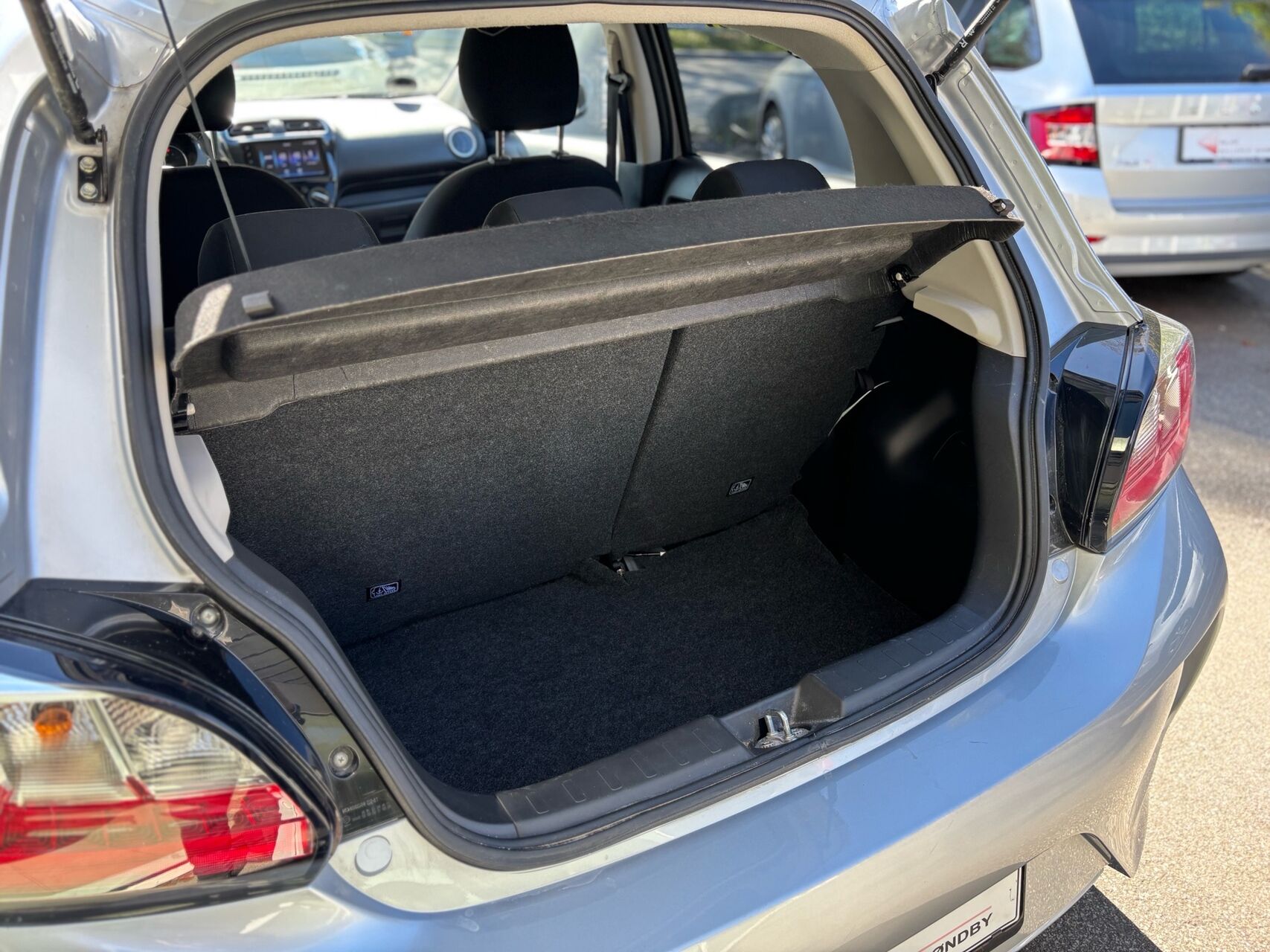 Billede af Mitsubishi Space Star 1,2 Invite+ AS&G 71HK 5d