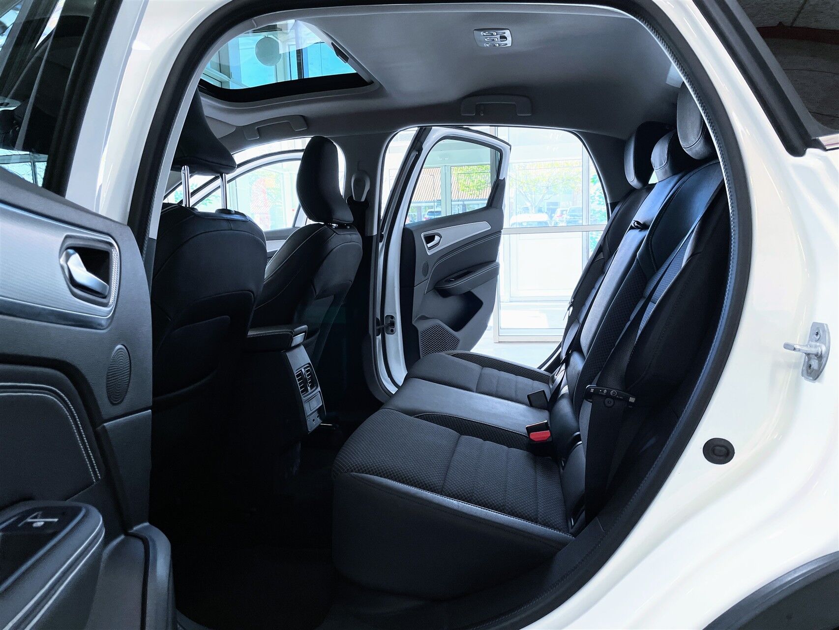 Billede af Renault Arkana 1,3 TCE  Mild hybrid Intens EDC 140HK 5d 7g Aut.