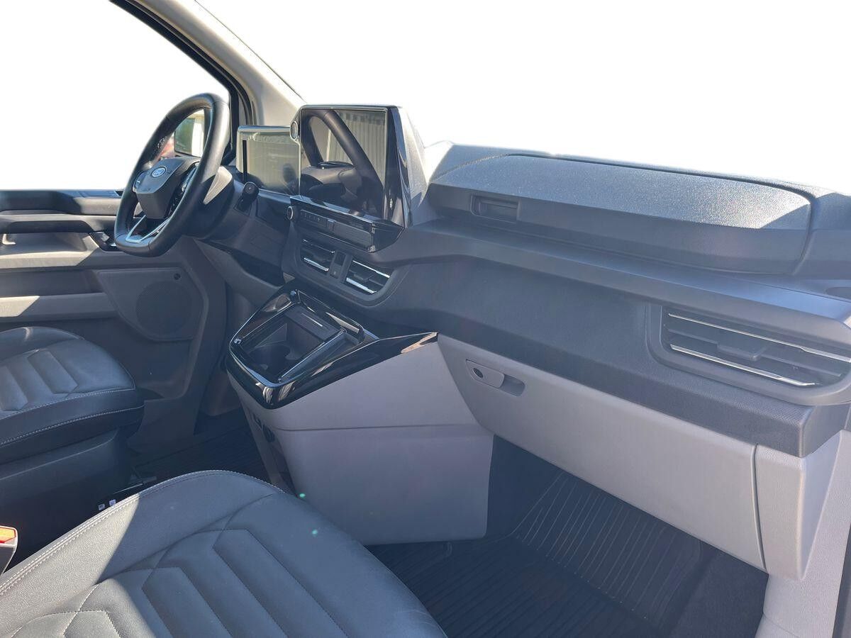 Billede af Ford Tourneo Custom 340 L2H1 2,5 Plugin-hybrid Titanium X CVT 233HK Aut.