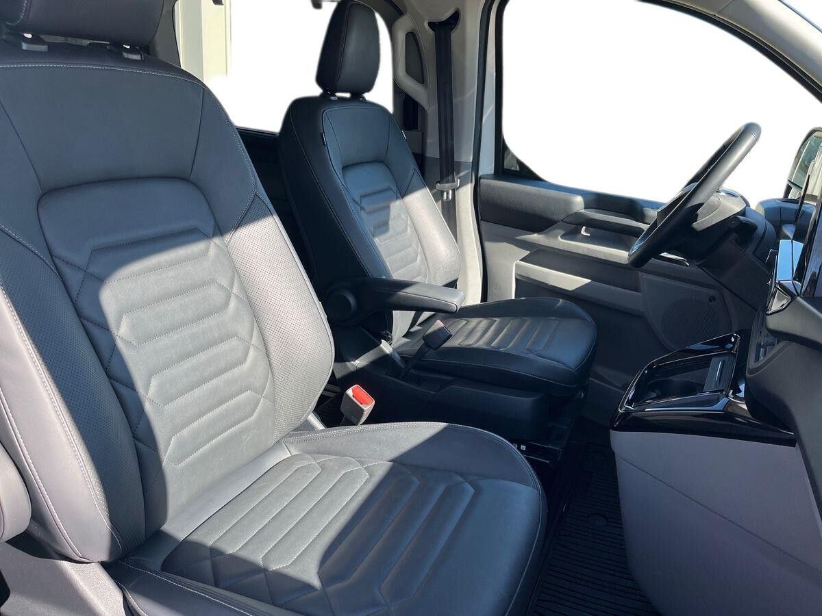Billede af Ford Tourneo Custom 340 L2H1 2,5 Plugin-hybrid Titanium X CVT 233HK Aut.
