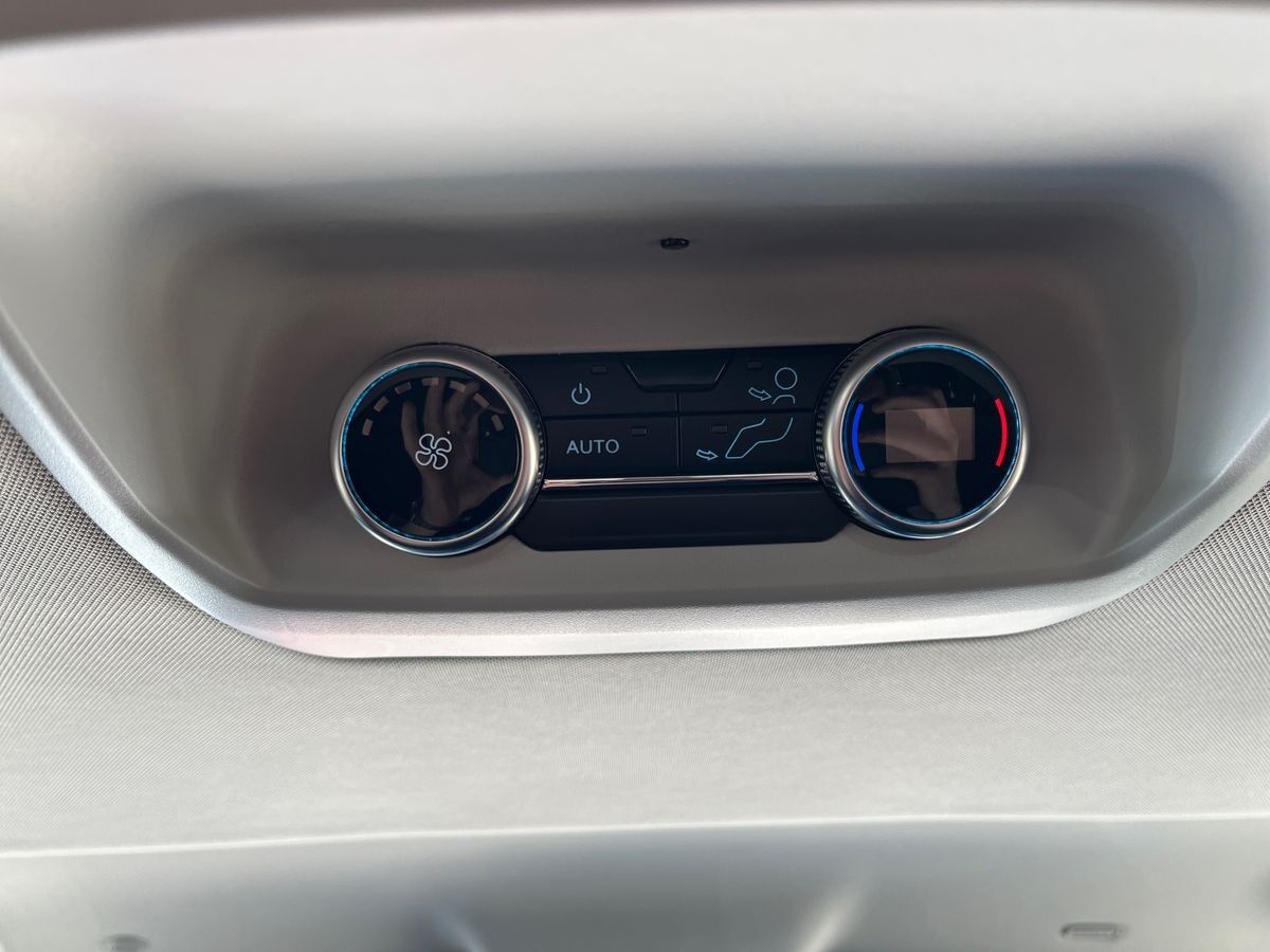 Billede af Ford Tourneo Custom 340 L2H1 2,5 Plugin-hybrid Titanium X CVT 233HK Aut.