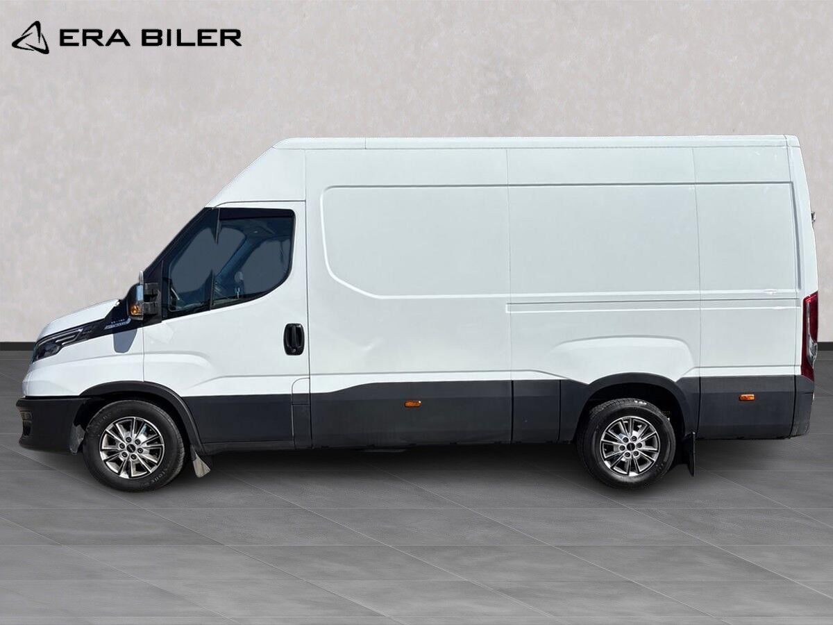 Billede af Iveco Daily 35S18 12m3 3,0 D 180HK Van 8g Aut.
