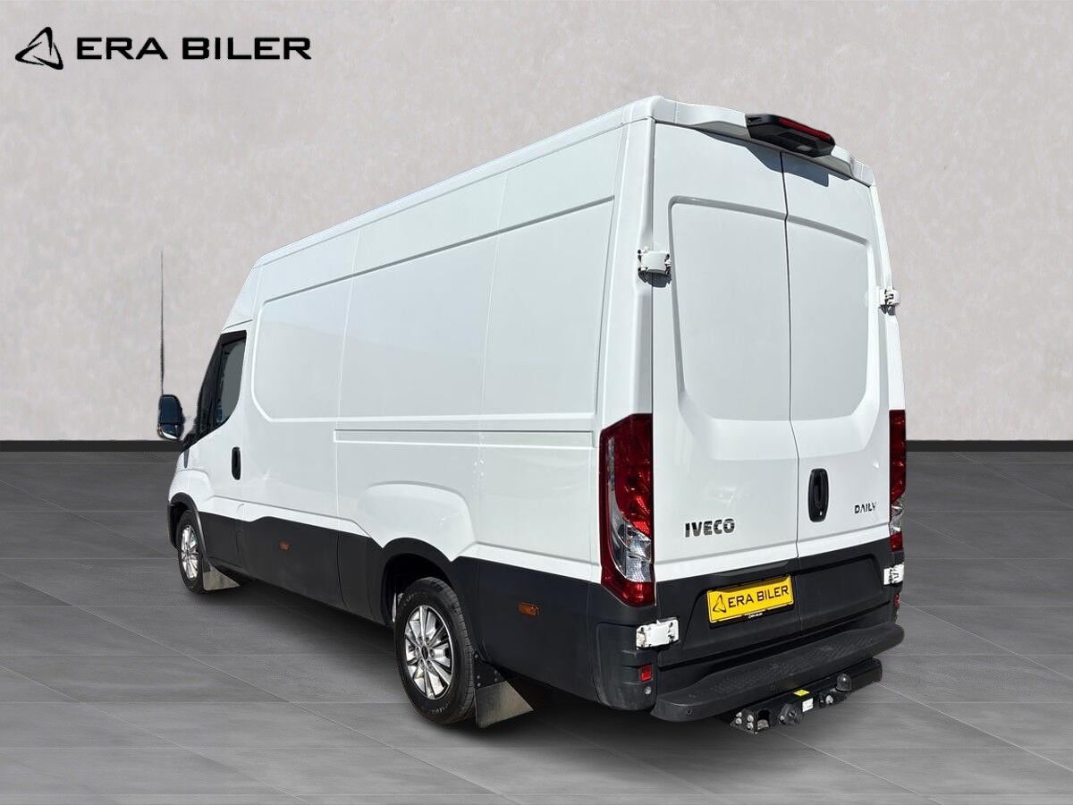 Billede af Iveco Daily 35S18 12m3 3,0 D 180HK Van 8g Aut.