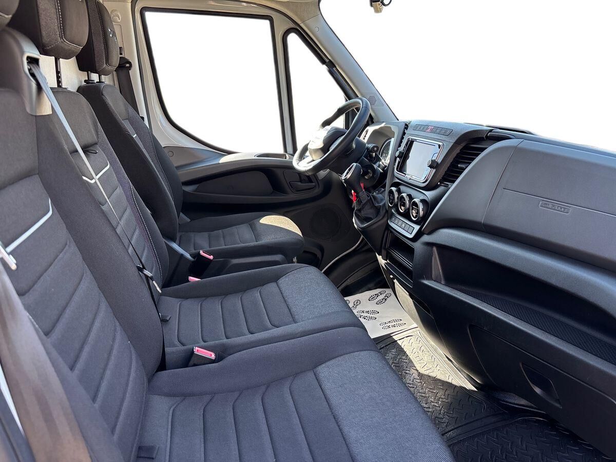 Billede af Iveco Daily 35S18 12m3 3,0 D 180HK Van 8g Aut.