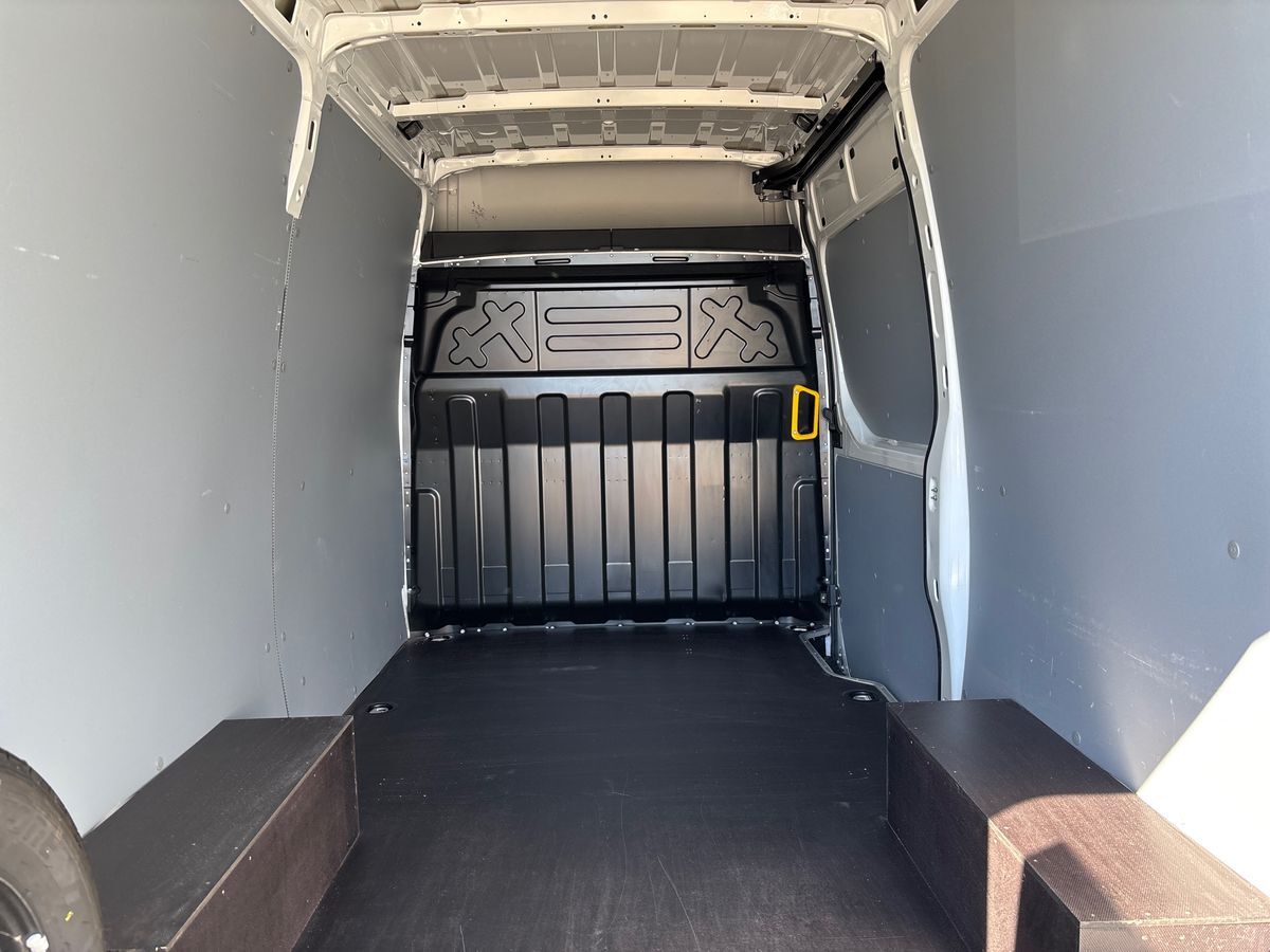 Billede af Iveco Daily 35S18 12m3 3,0 D 180HK Van 8g Aut.