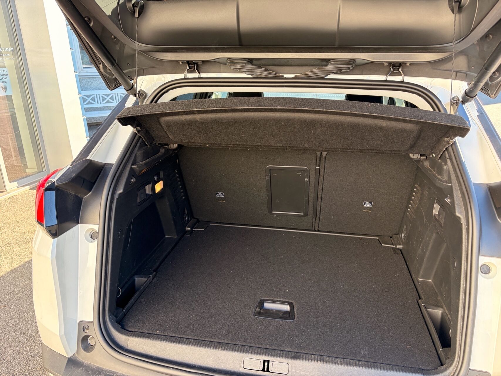 Billede af Peugeot 3008 1,5 BlueHDi Allure Pack EAT8 130HK 5d 8g Aut.