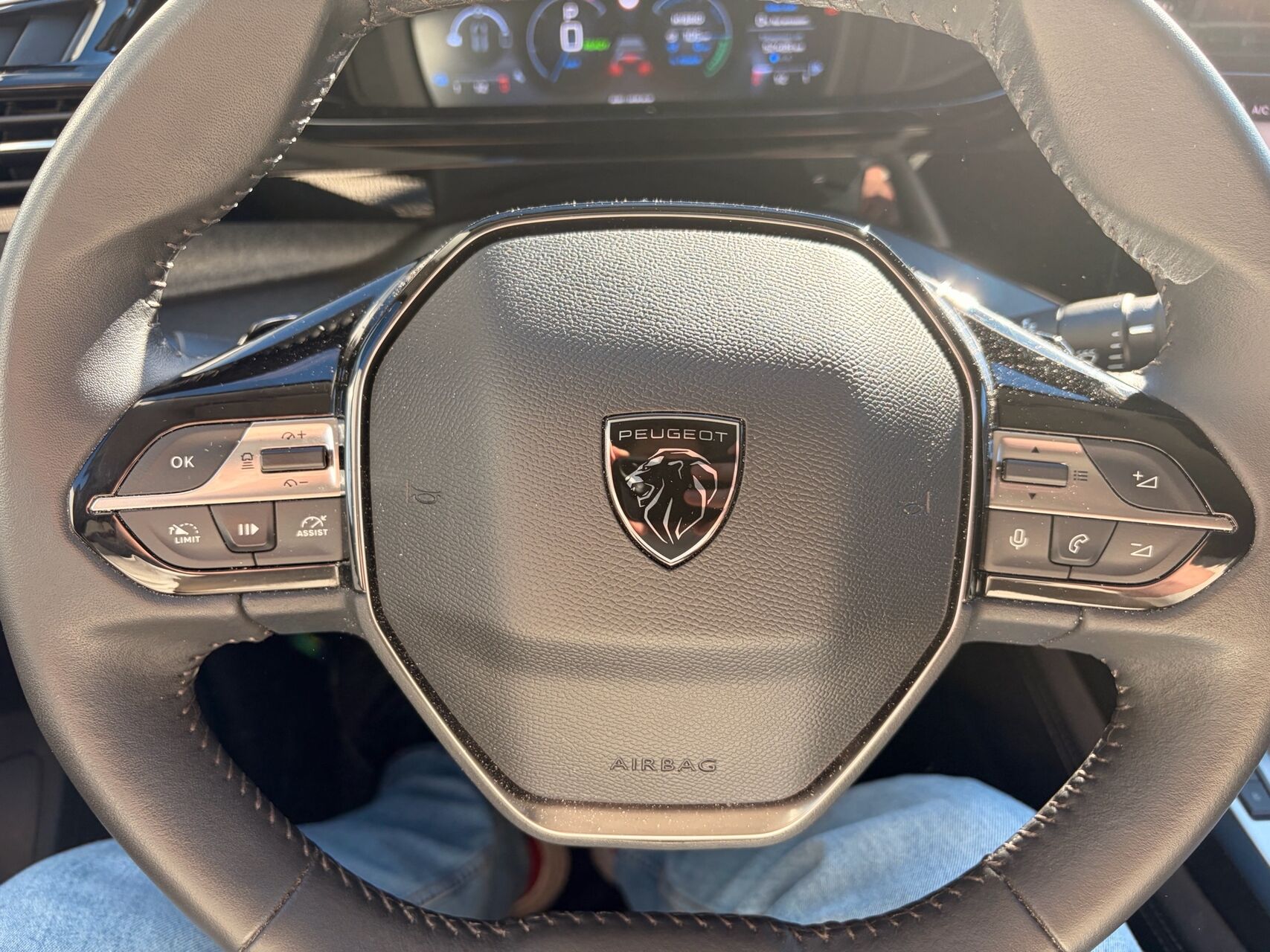 Billede af Peugeot 308 1,6 Plugin-hybrid First Selection EAT8 180HK 5d 8g Aut.