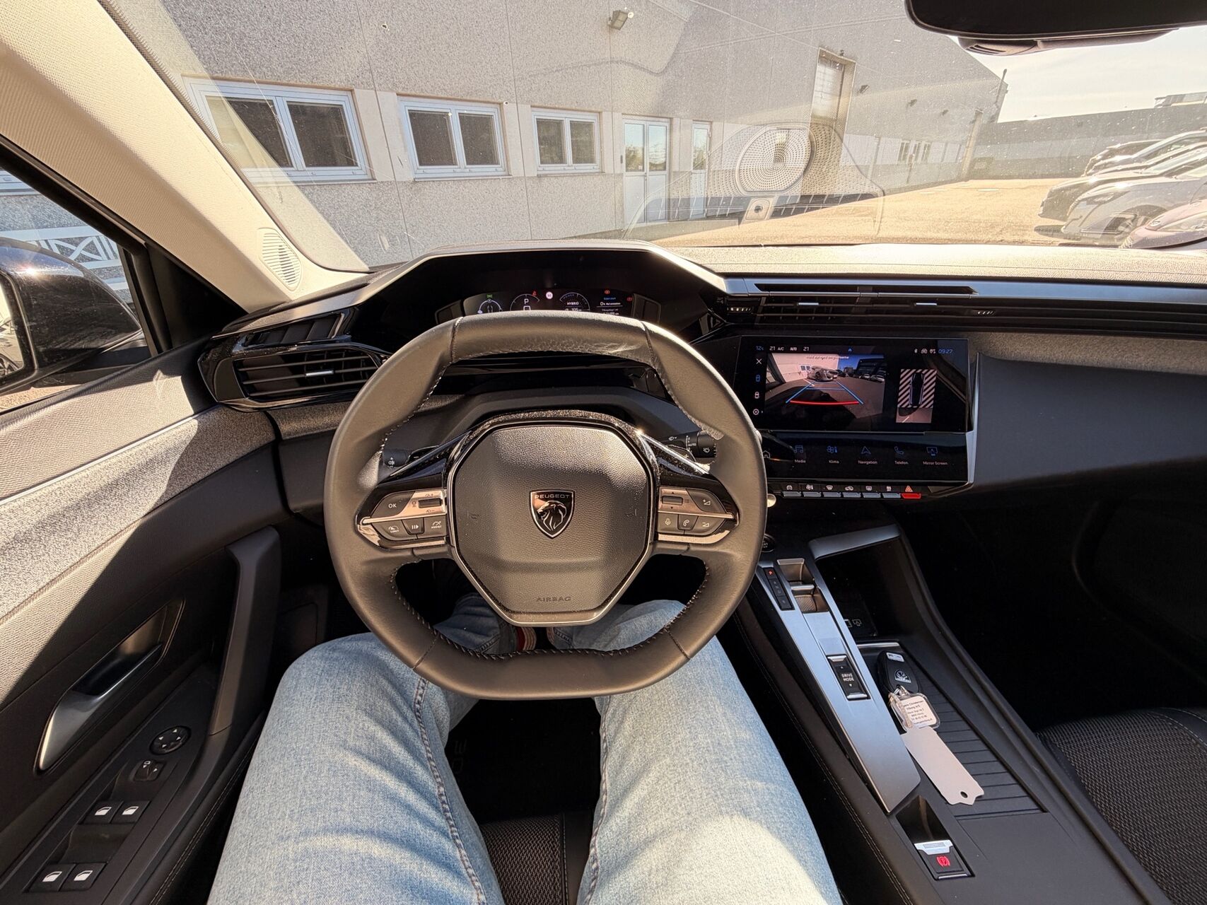 Billede af Peugeot 308 1,6 Plugin-hybrid First Selection EAT8 180HK 5d 8g Aut.