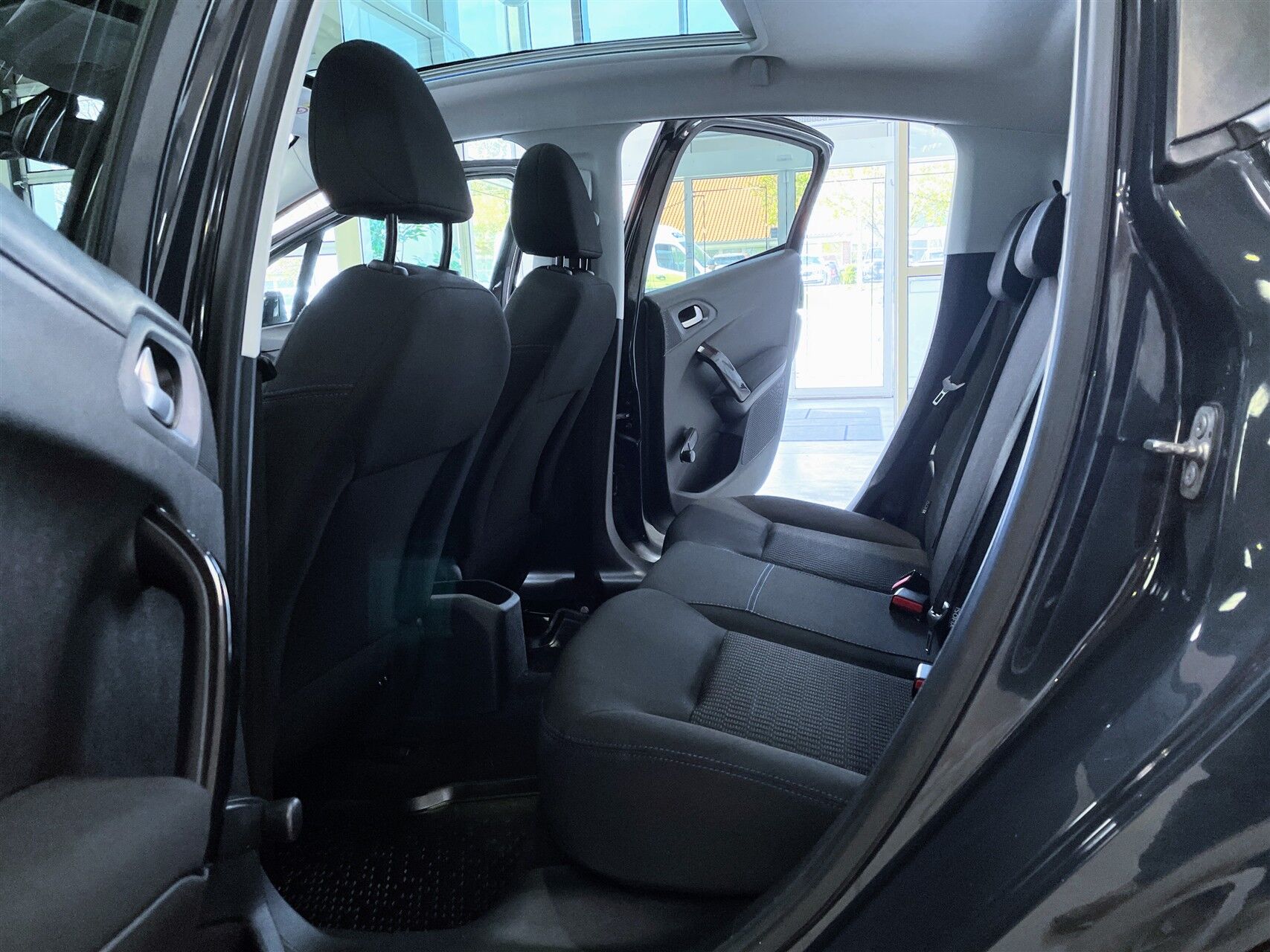 Billede af Peugeot 208 1,5 BlueHDi Signature+ 100HK 5d