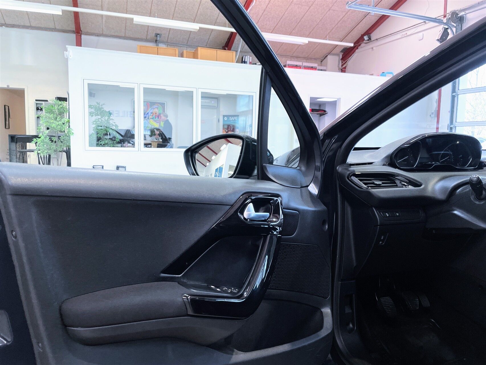 Billede af Peugeot 208 1,5 BlueHDi Signature+ 100HK 5d