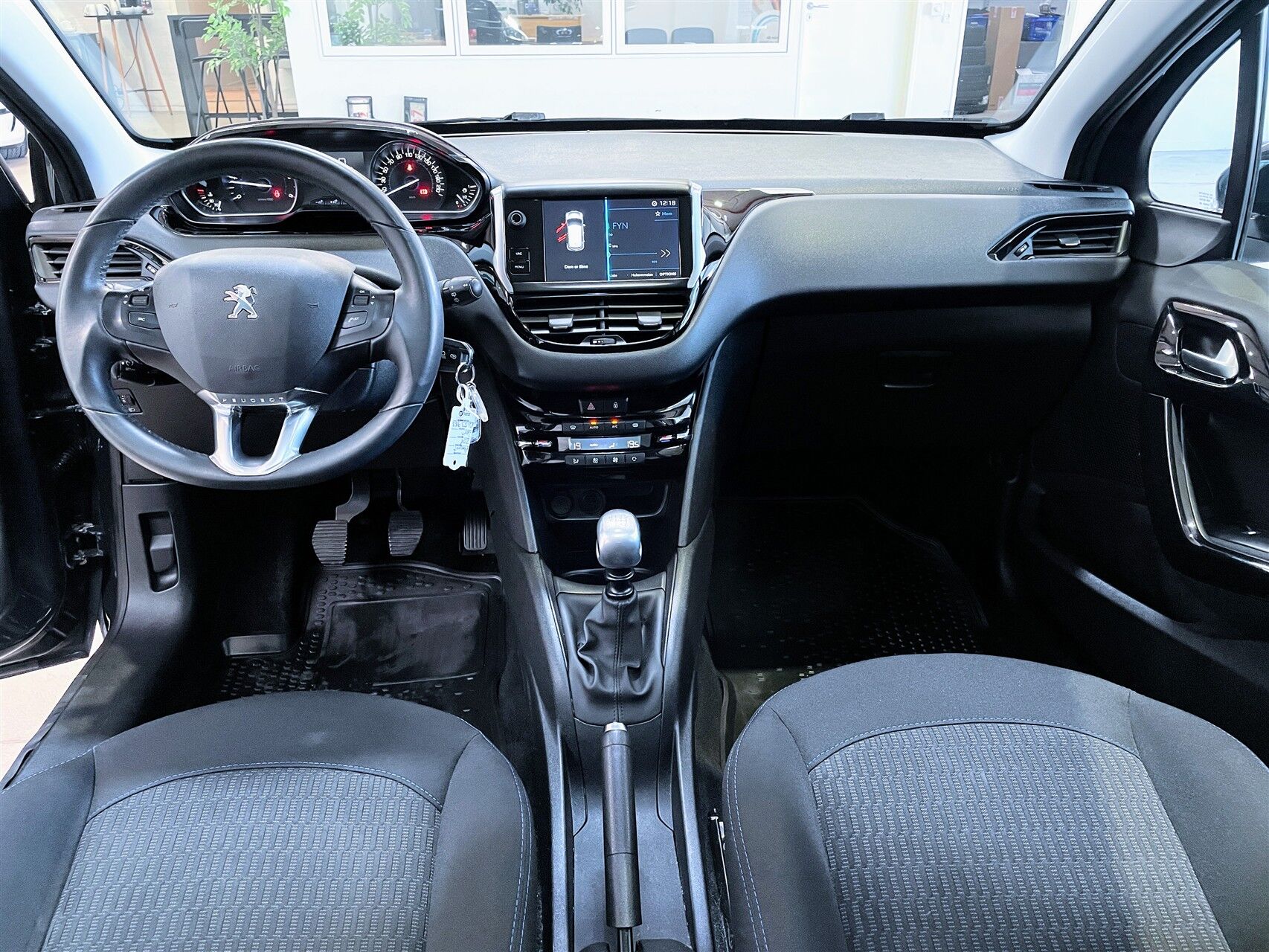 Billede af Peugeot 208 1,5 BlueHDi Signature+ 100HK 5d