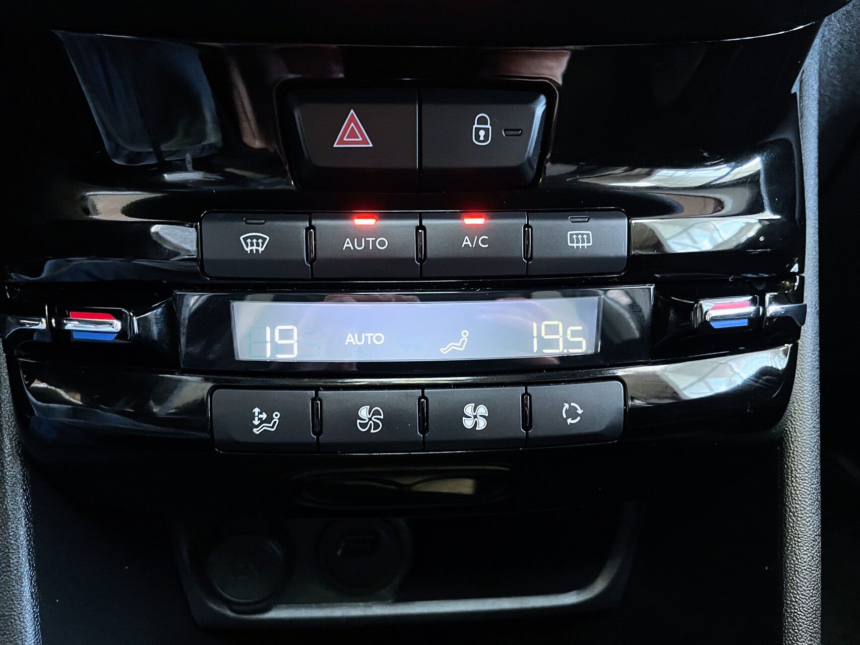 Billede af Peugeot 208 1,5 BlueHDi Signature+ 100HK 5d