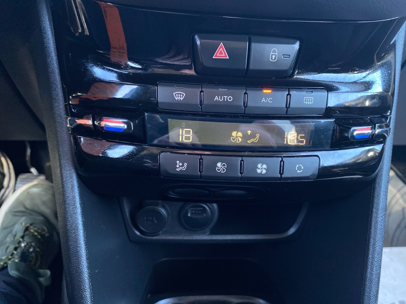 Billede af Peugeot 208 1,6 BlueHDi Envy 100HK 5d