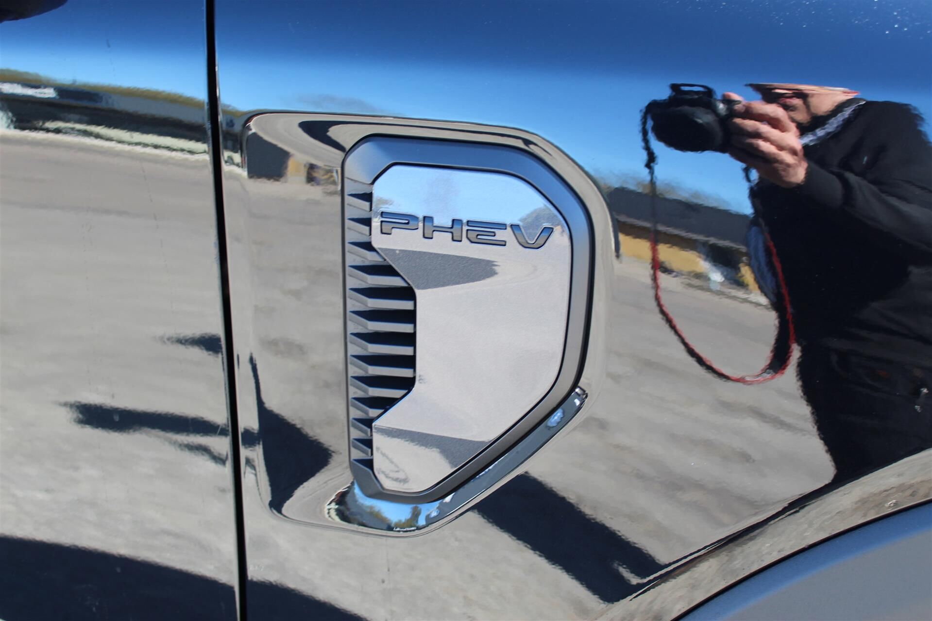Billede af Ford Ranger Double Cab 2,3 EcoBoost Hybrid Wildtrak e-4WD 281HK Pick-Up 10g Aut.