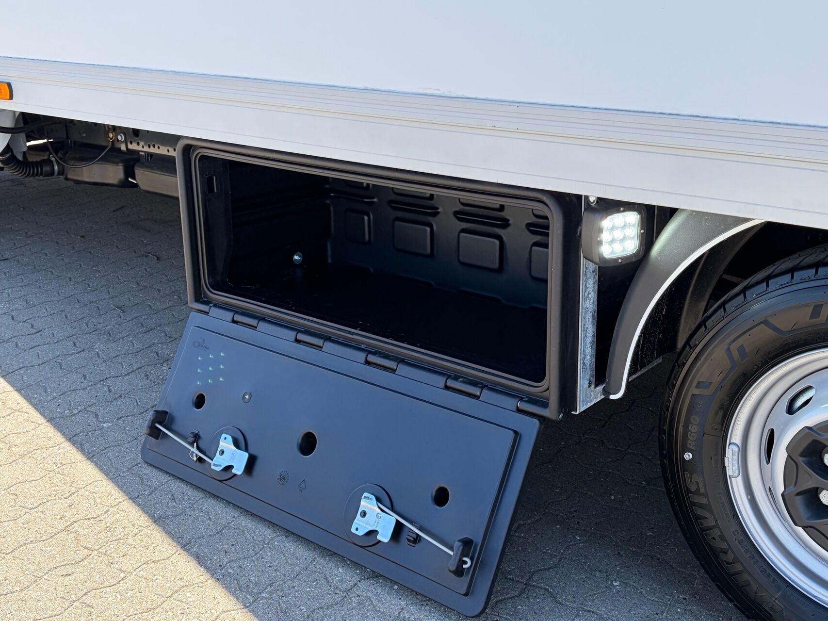 Billede af Iveco Daily 35S18 4100mm 3,0 D 180HK Ladv./Chas. Aut. 