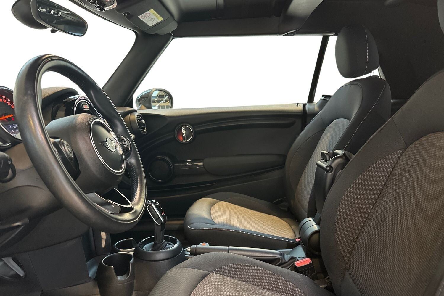 Billede af Mini Cooper 1,5 Connected Essential Steptronic 136HK Cabr. 7g Aut.