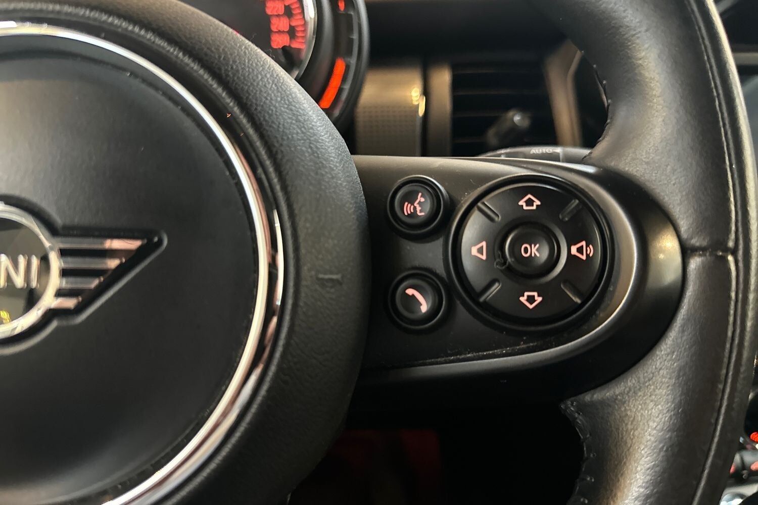 Billede af Mini Cooper 1,5 Connected Essential Steptronic 136HK Cabr. 7g Aut.