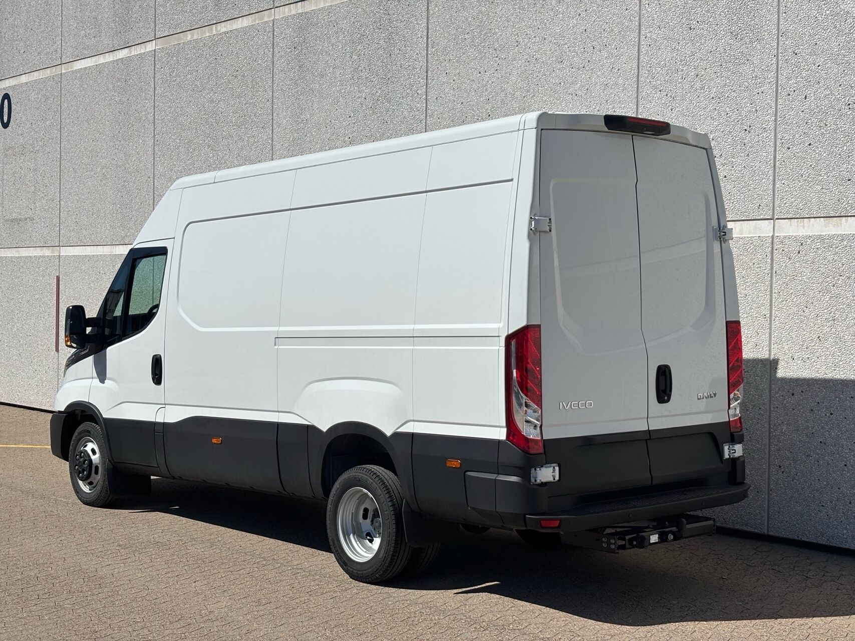 Billede af Iveco Daily 35C18 12m3 3,0 D 180HK Van 8g Aut.
