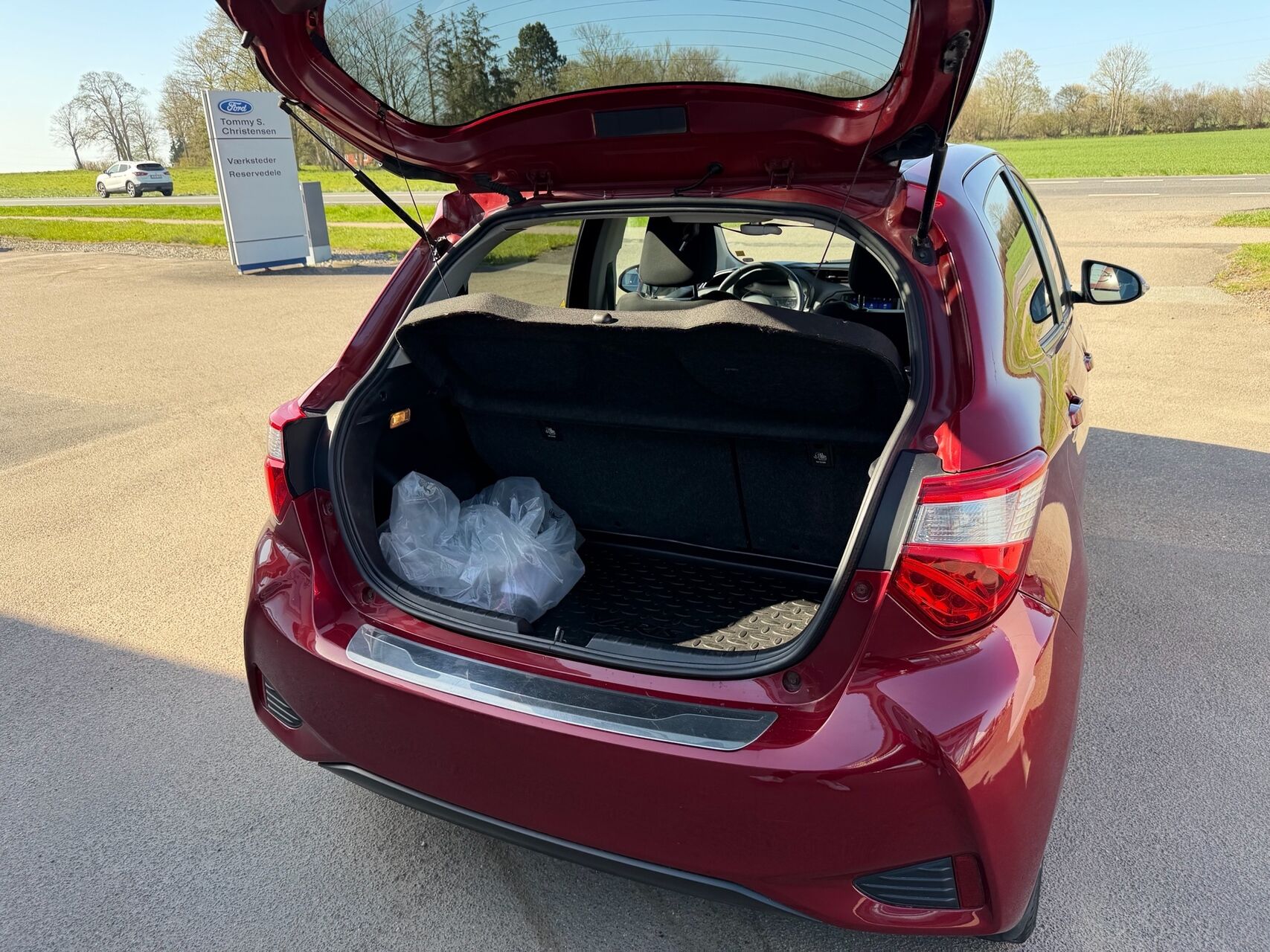 Billede af Toyota Yaris 1,5 Hybrid H3 Smartpakke E-CVT 100HK 5d Trinl. Gear