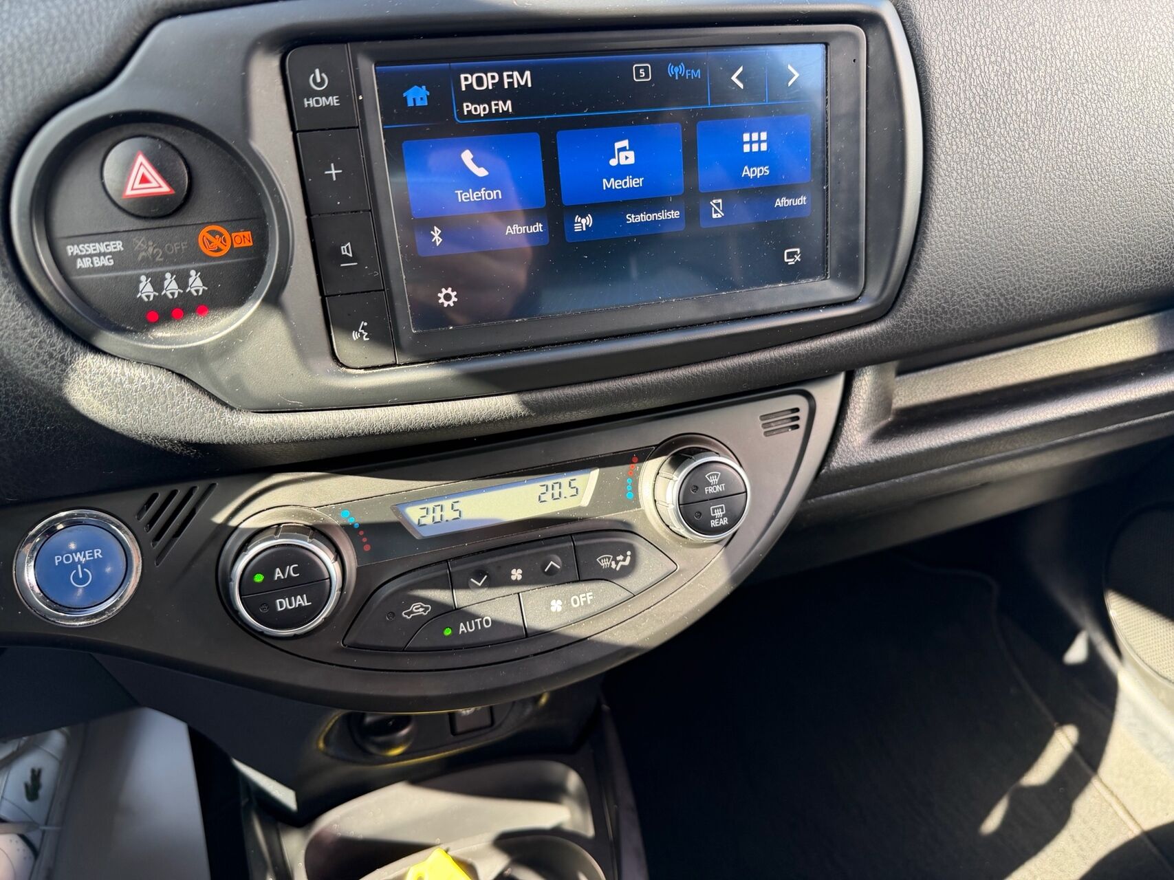 Billede af Toyota Yaris 1,5 Hybrid H3 Smartpakke E-CVT 100HK 5d Trinl. Gear