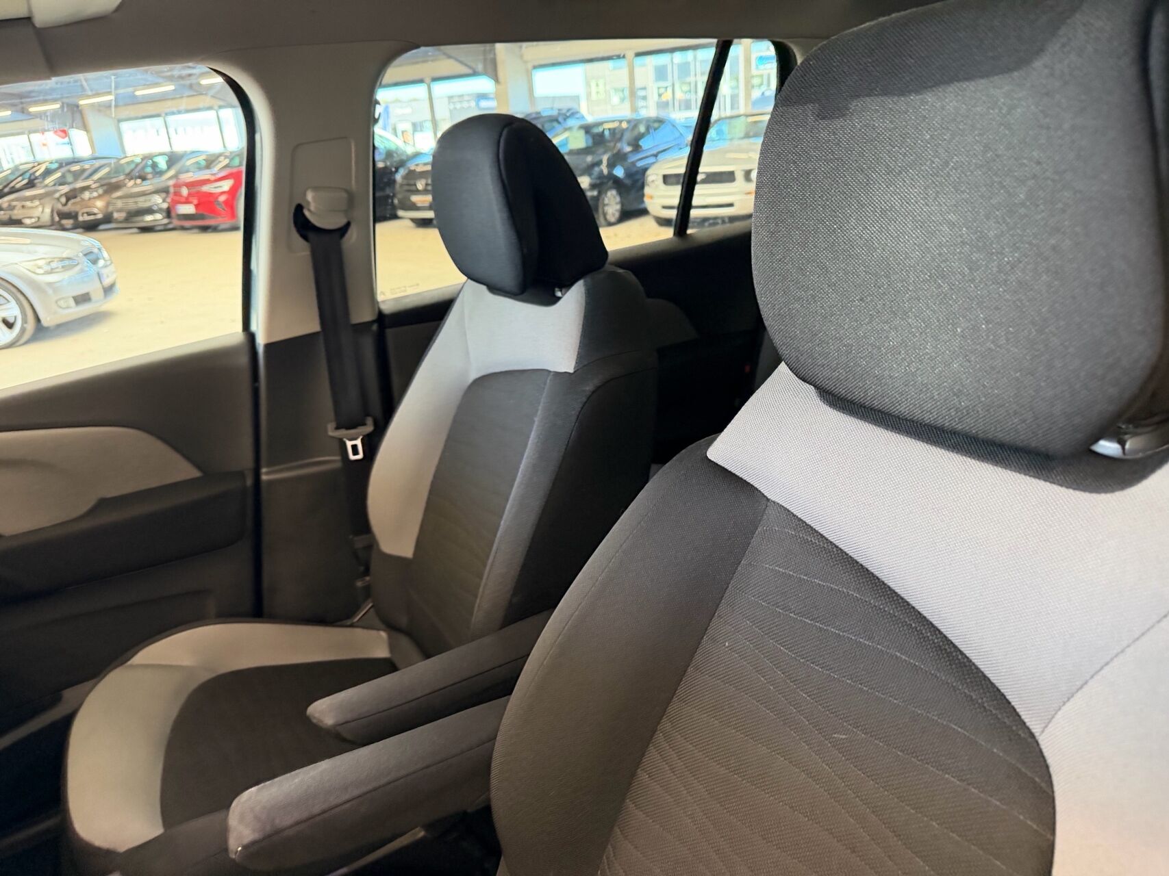 Billede af Citroën Grand C4 Picasso 1,6 Blue HDi Intensive Business Line EAT6 start/stop 120HK 6g Aut.