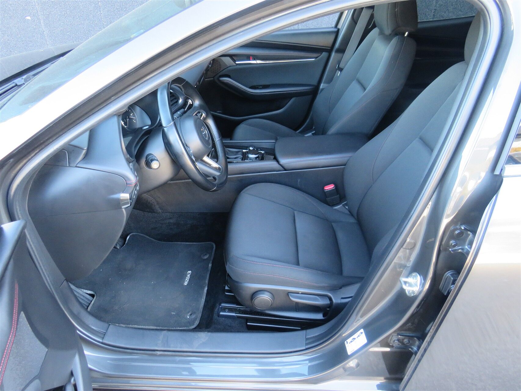 Billede af Mazda 3 2,0 Skyactiv-G  Mild hybrid Homura 150HK 5d 6g Aut.