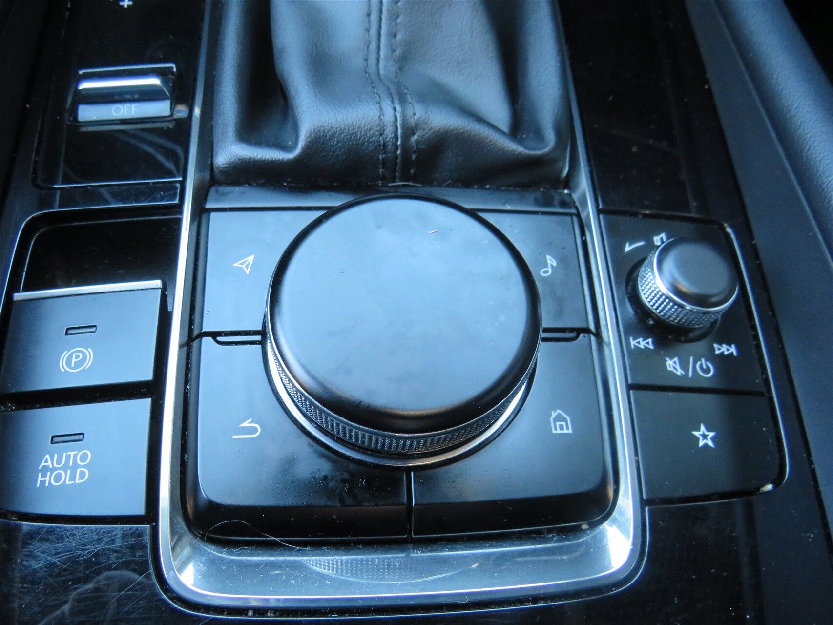 Billede af Mazda 3 2,0 Skyactiv-G  Mild hybrid Homura 150HK 5d 6g Aut.