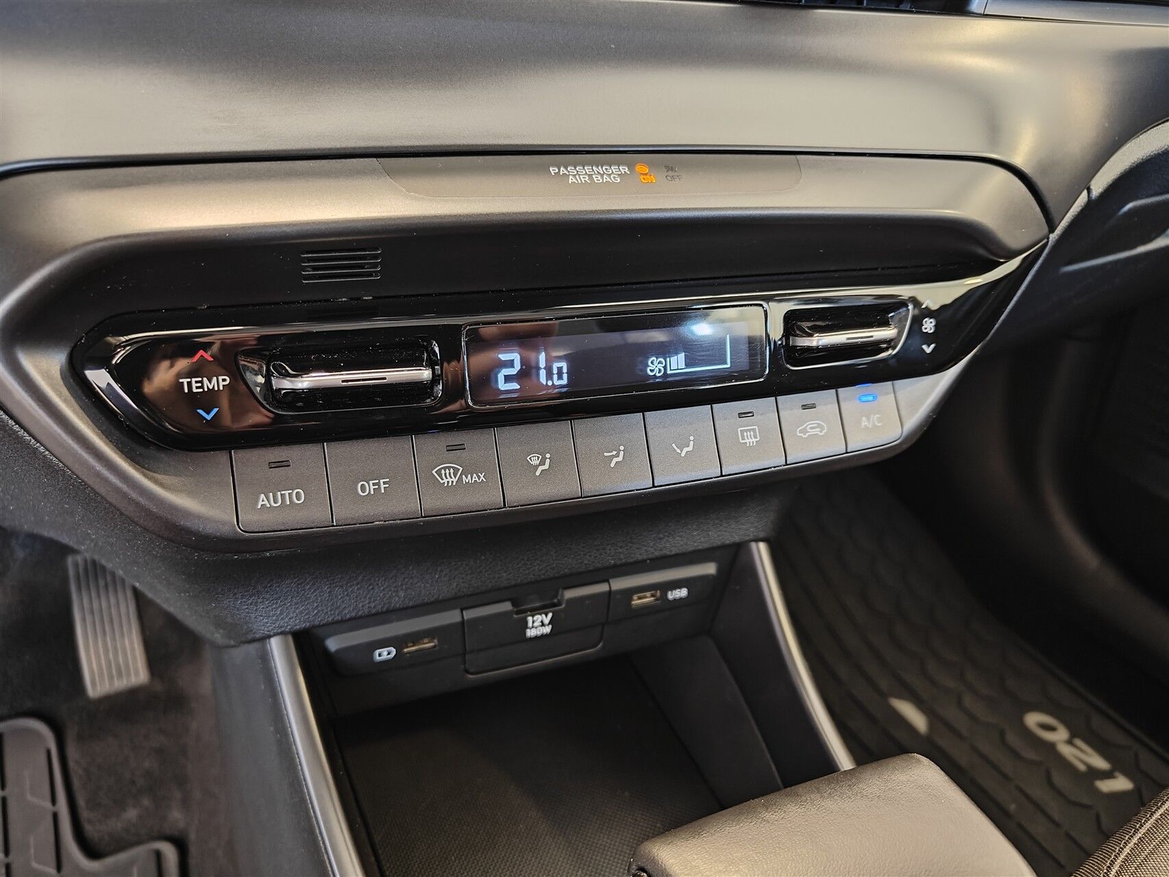 Billede af Hyundai i20 1,0 T-GDI Essential Komfort DCT 100HK 5d 7g Aut.