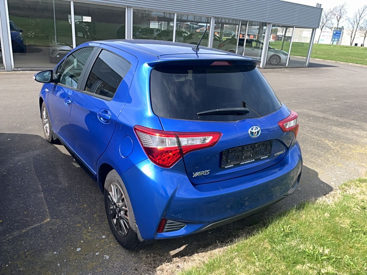 Billede af Toyota Yaris 1,5 Hybrid H2 Exclusive E-CVT 100HK 5d Trinl. Gear