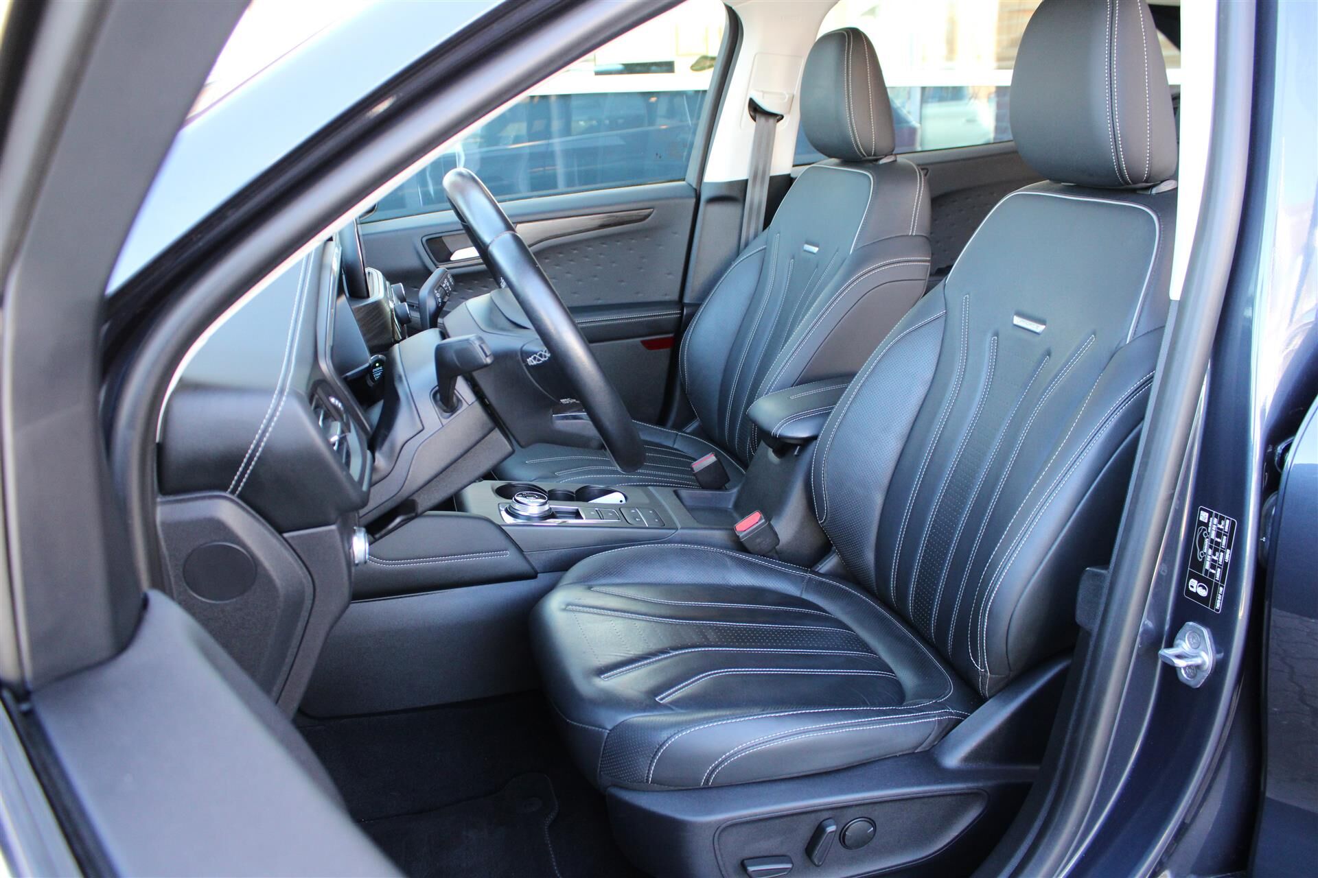 Billede af Ford Kuga 2,5 Plugin-hybrid Vignale CVT 225HK 5d Trinl. Gear