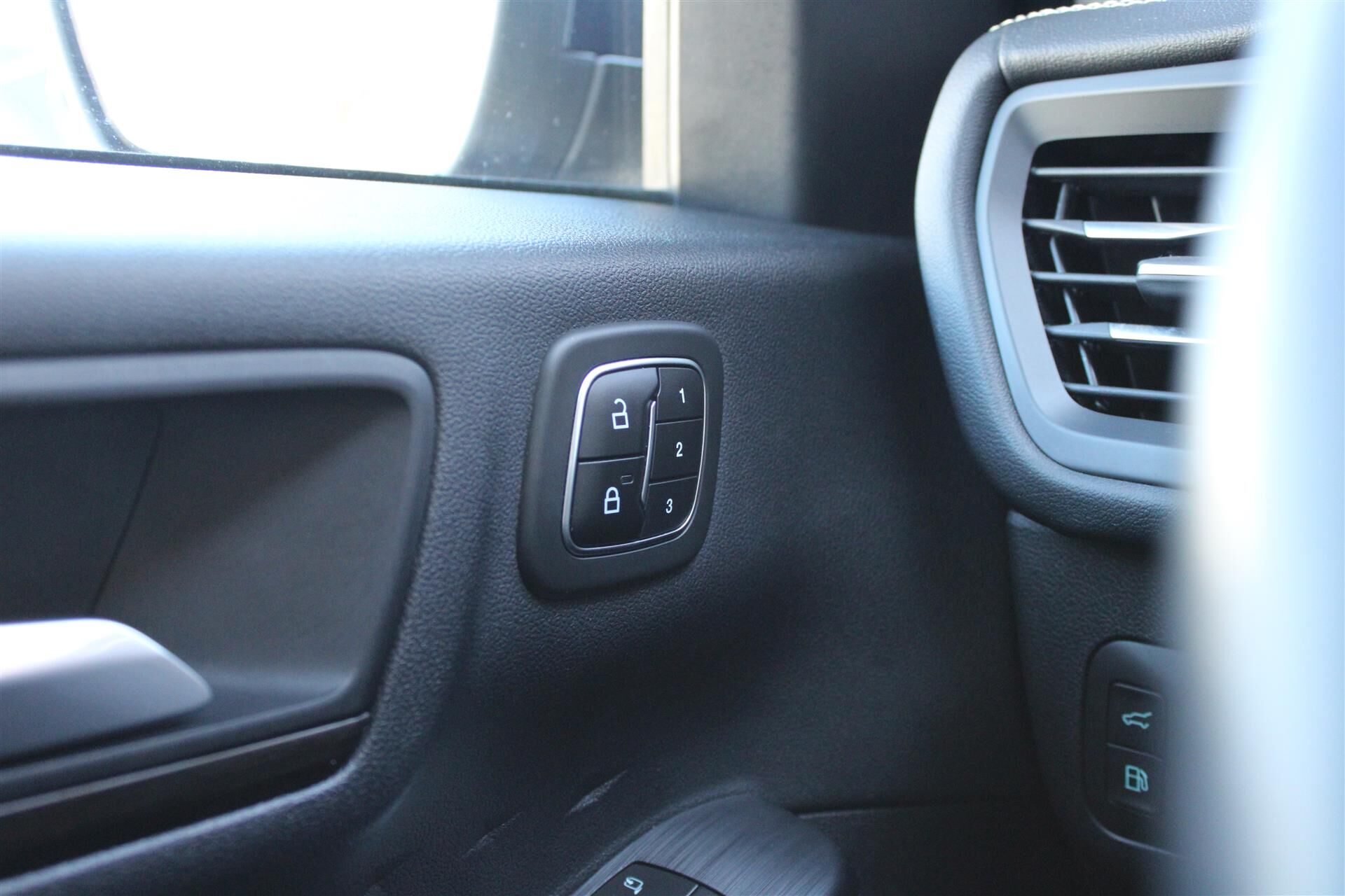 Billede af Ford Kuga 2,5 Plugin-hybrid Vignale CVT 225HK 5d Trinl. Gear