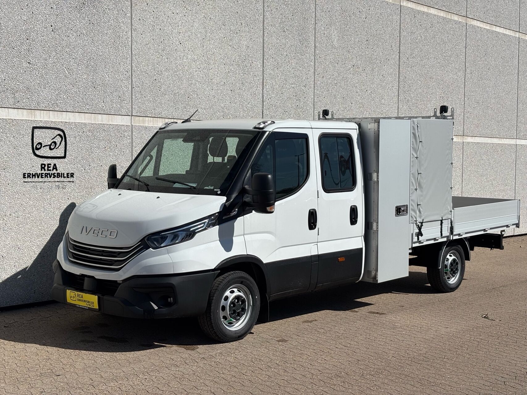 Billede af Iveco Daily 35S18 4100mm 3,0 D Hi-Matic 180HK DobKab 8g Aut.