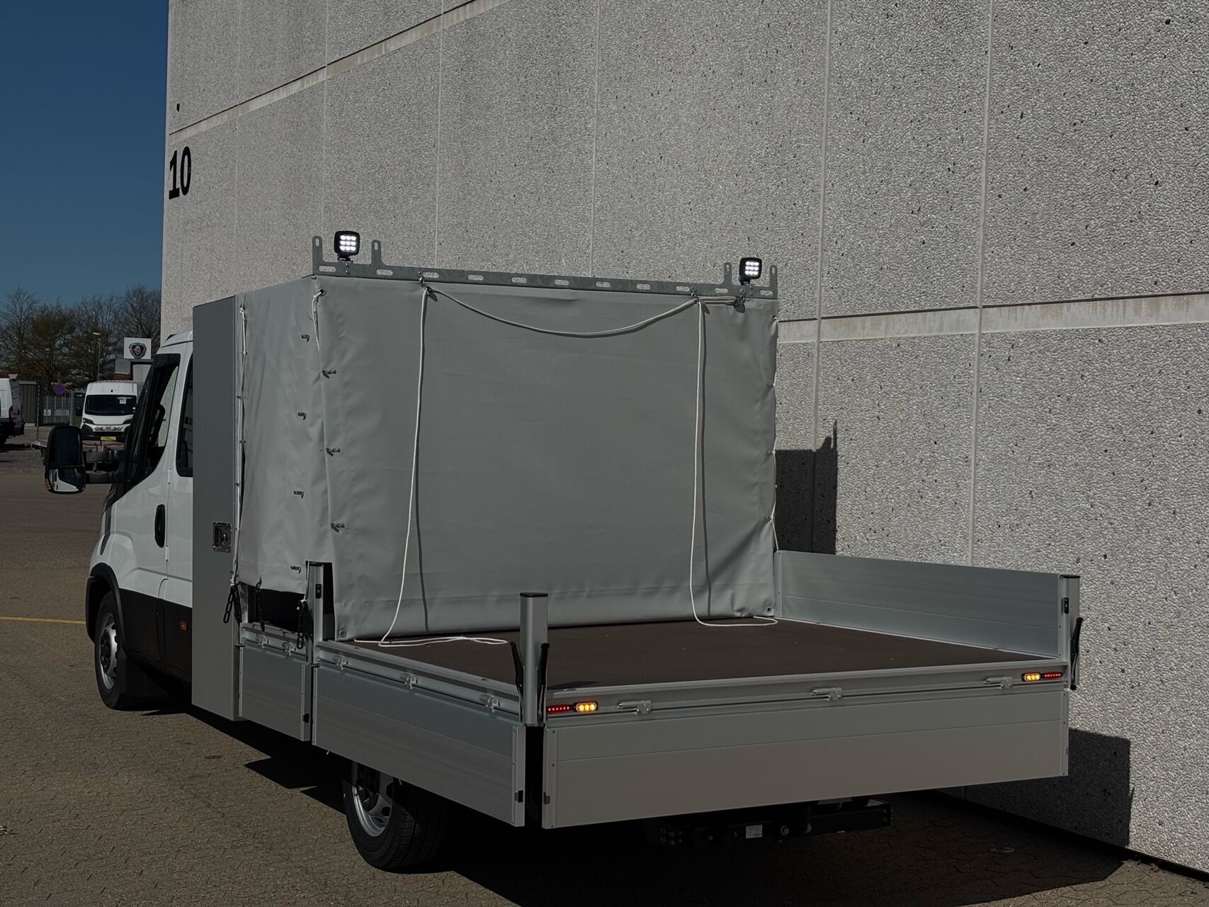 Billede af Iveco Daily 35S18 4100mm 3,0 D Hi-Matic 180HK DobKab 8g Aut.