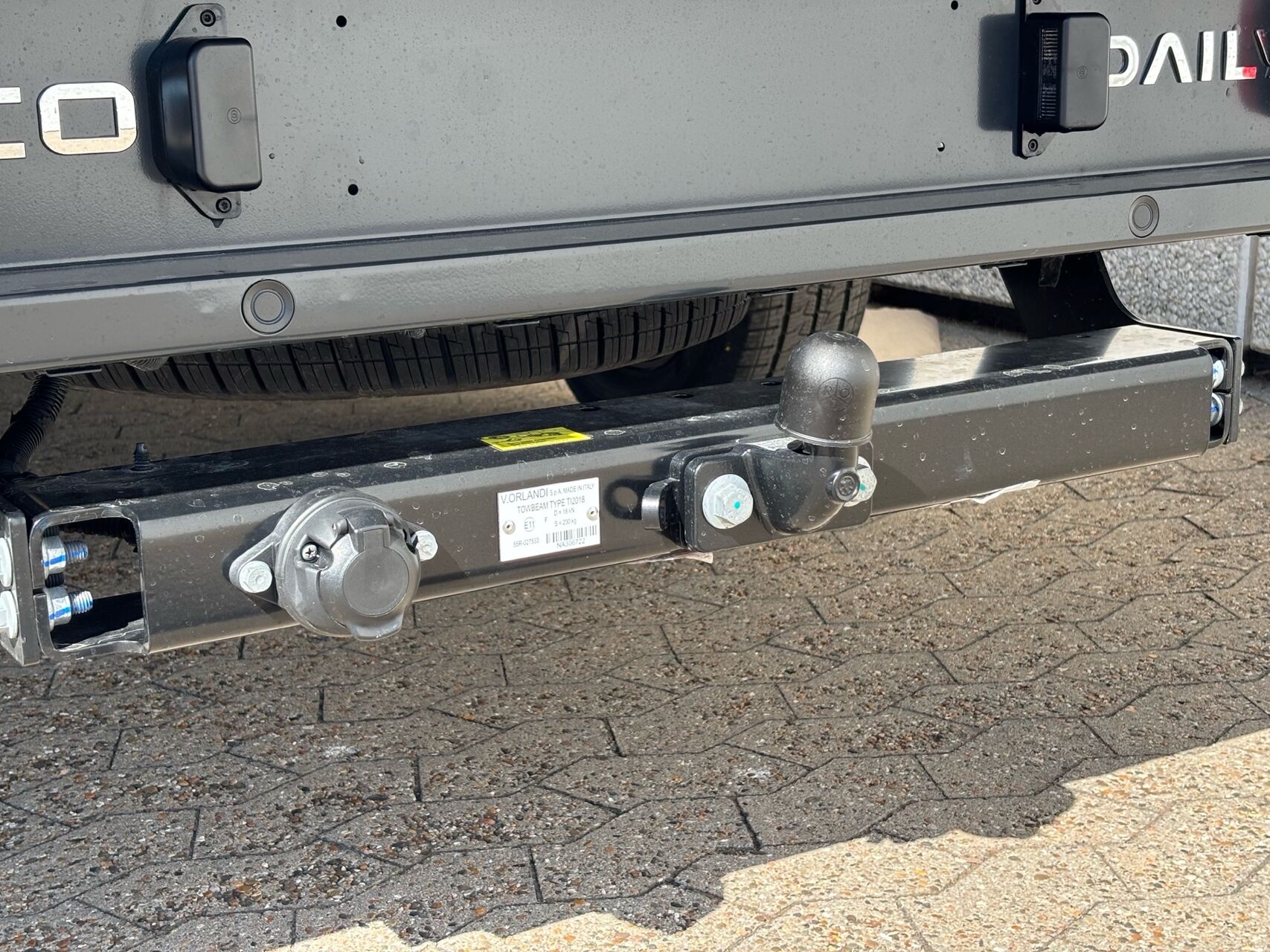 Billede af Iveco Daily 35S18 4100mm 3,0 D Hi-Matic 180HK DobKab 8g Aut.