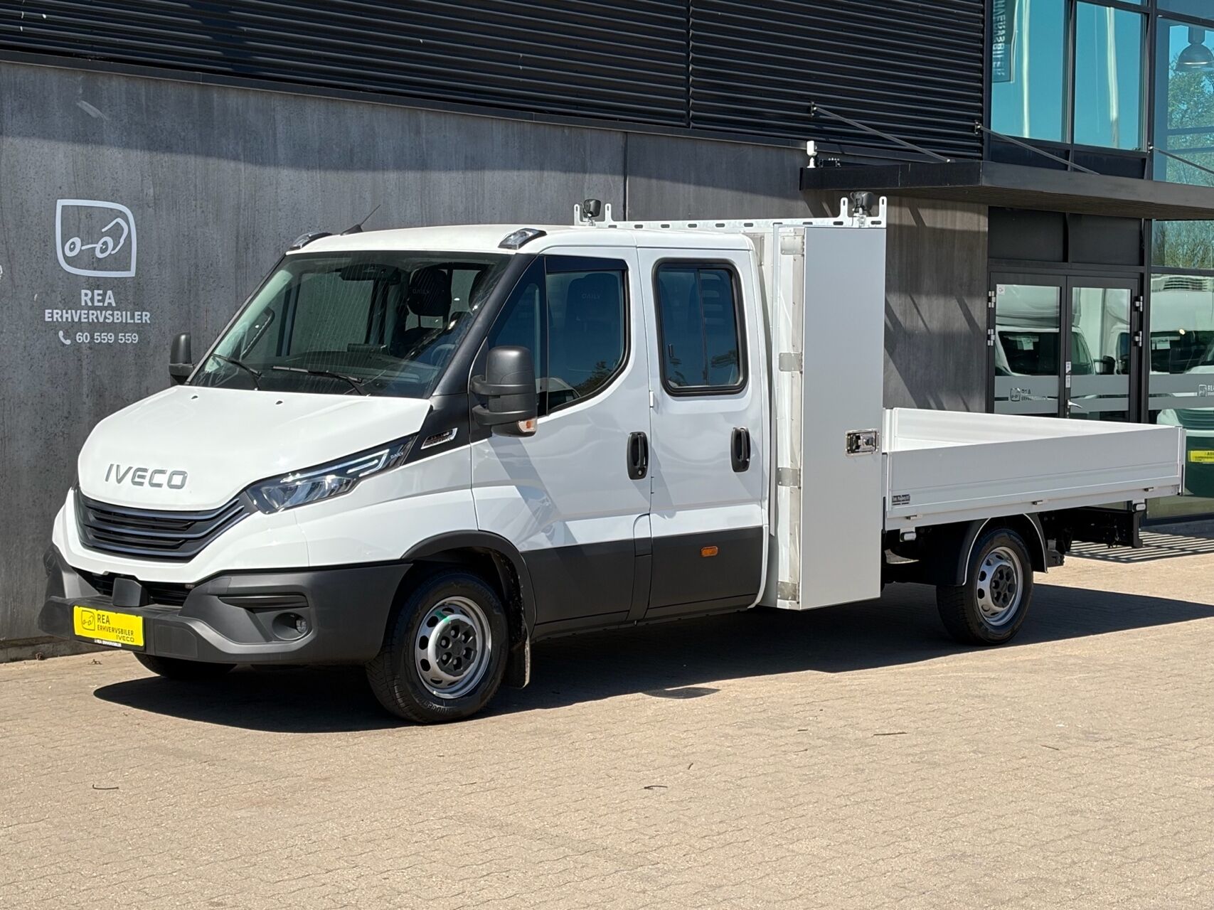 Billede af Iveco Daily 35S18 4100mm 3,0 D Hi-Matic 180HK DobKab 8g Aut.