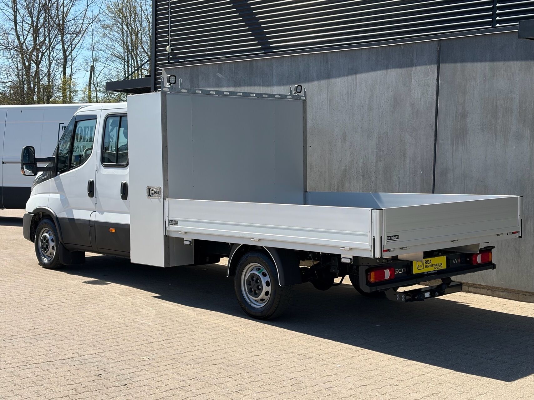 Billede af Iveco Daily 35S18 4100mm 3,0 D Hi-Matic 180HK DobKab 8g Aut.