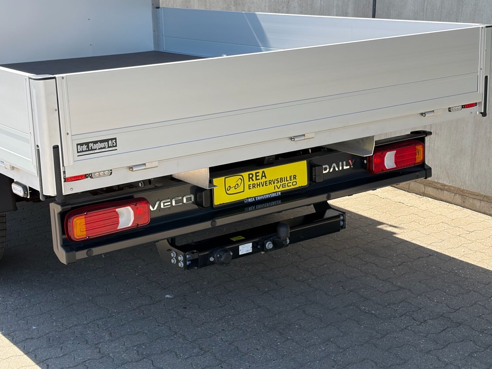 Billede af Iveco Daily 35S18 4100mm 3,0 D Hi-Matic 180HK DobKab 8g Aut.