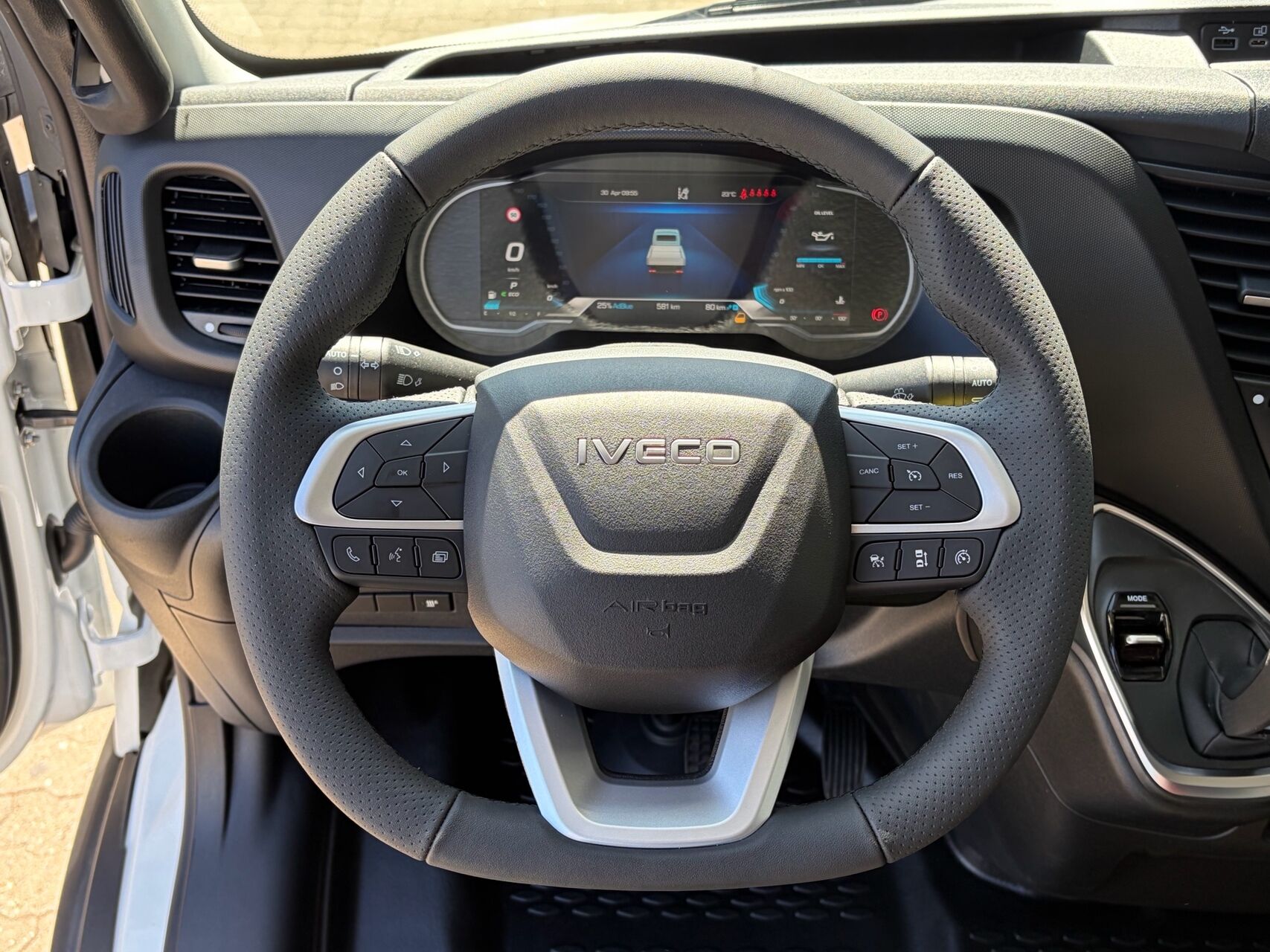 Billede af Iveco Daily 35S18 4100mm 3,0 D Hi-Matic 180HK DobKab 8g Aut.