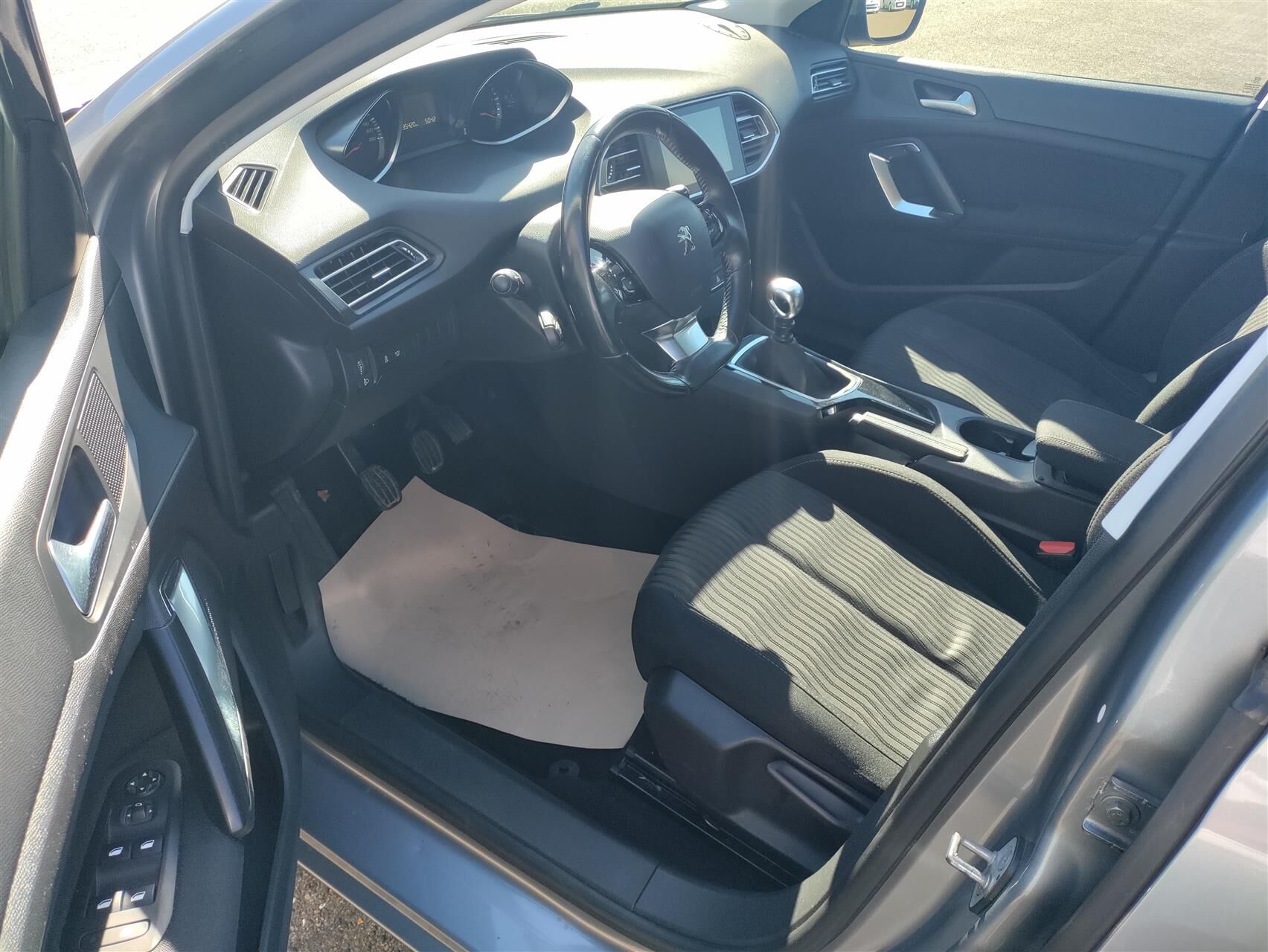 Billede af Peugeot 308 SW 1,6 Blue e-HDI Active 120HK Stc 6g