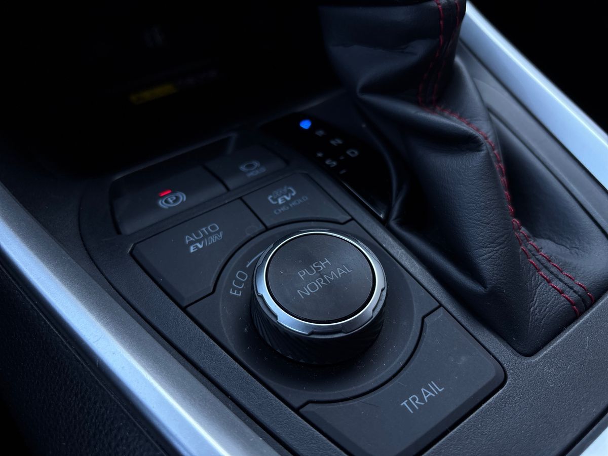 Billede af Toyota RAV4 Plug-in 2,5 Plugin-hybrid Active Comfort AWD 306HK 5d 6g Aut.