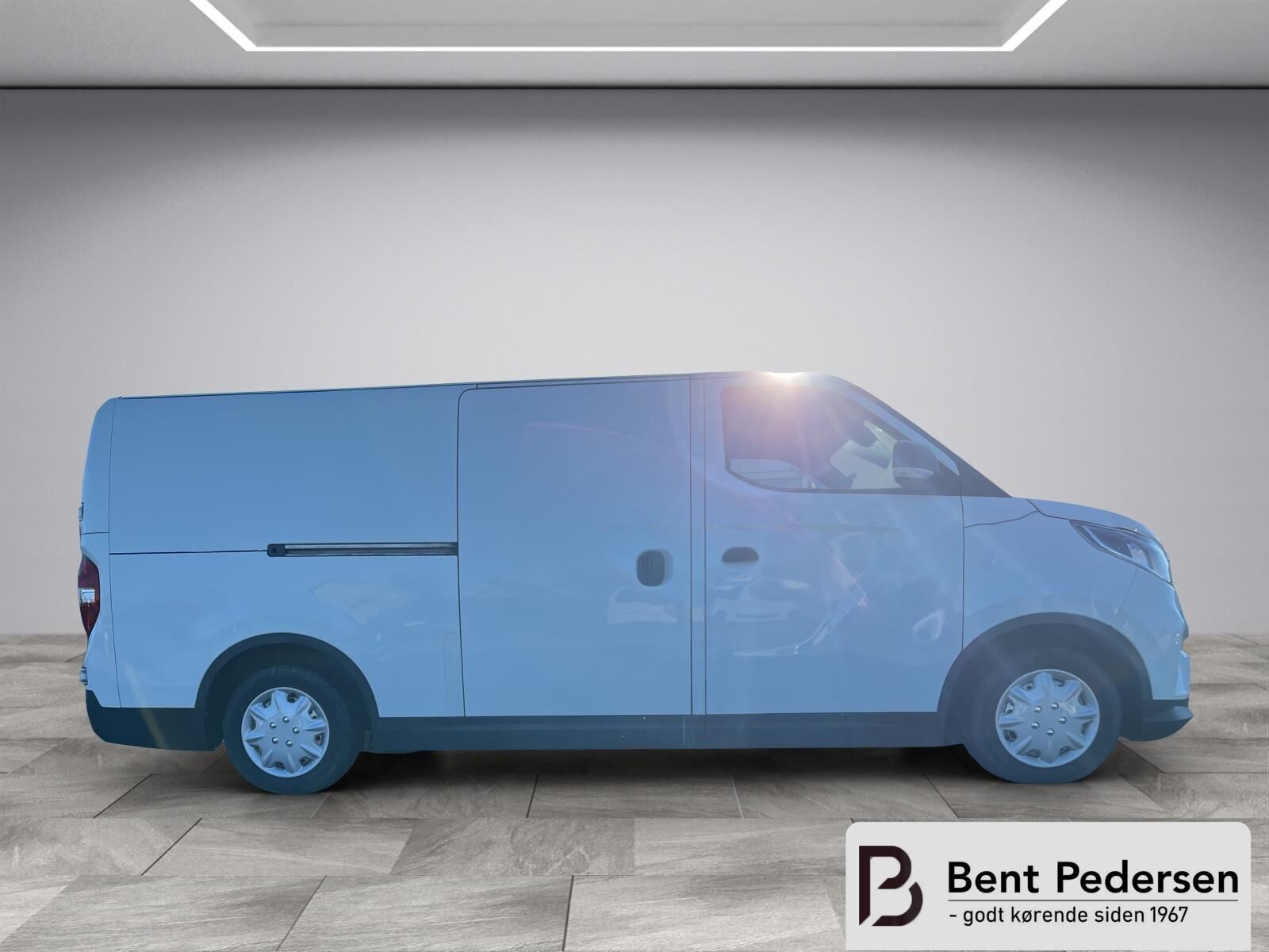 Billede af Maxus e-Deliver 3 LWB 50,2 kWh EL 122HK Van Aut.