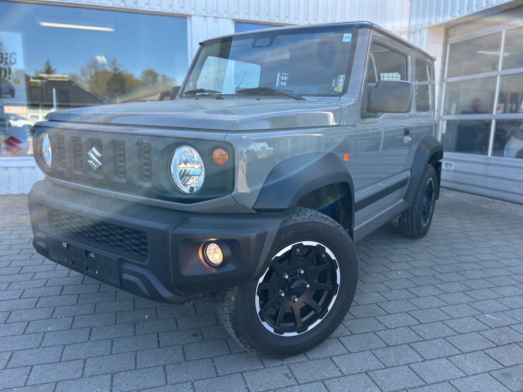 Billede af Suzuki Jimny 1,5 Active AllGrip 102HK 3d