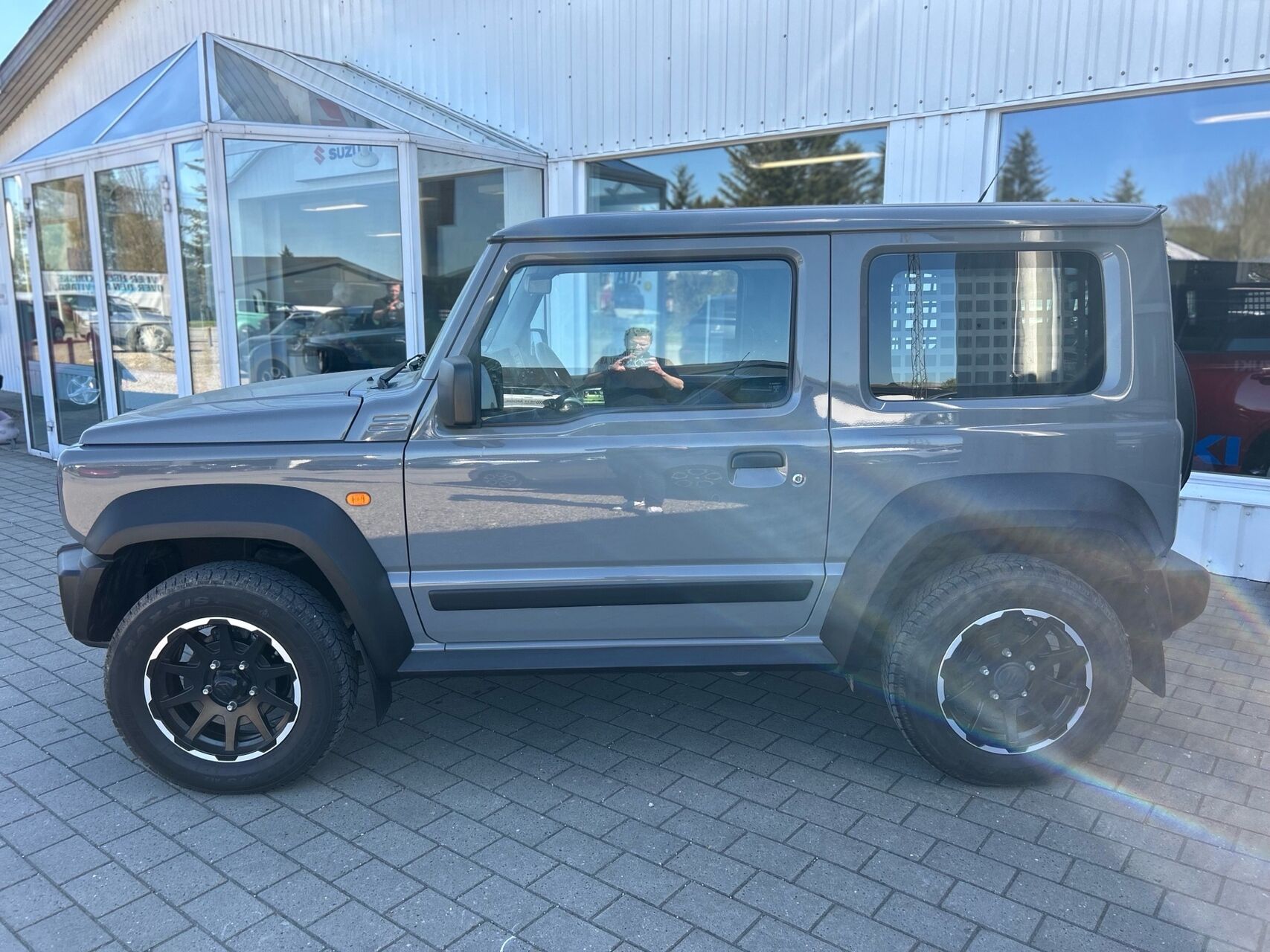 Billede af Suzuki Jimny 1,5 Active AllGrip 102HK 3d