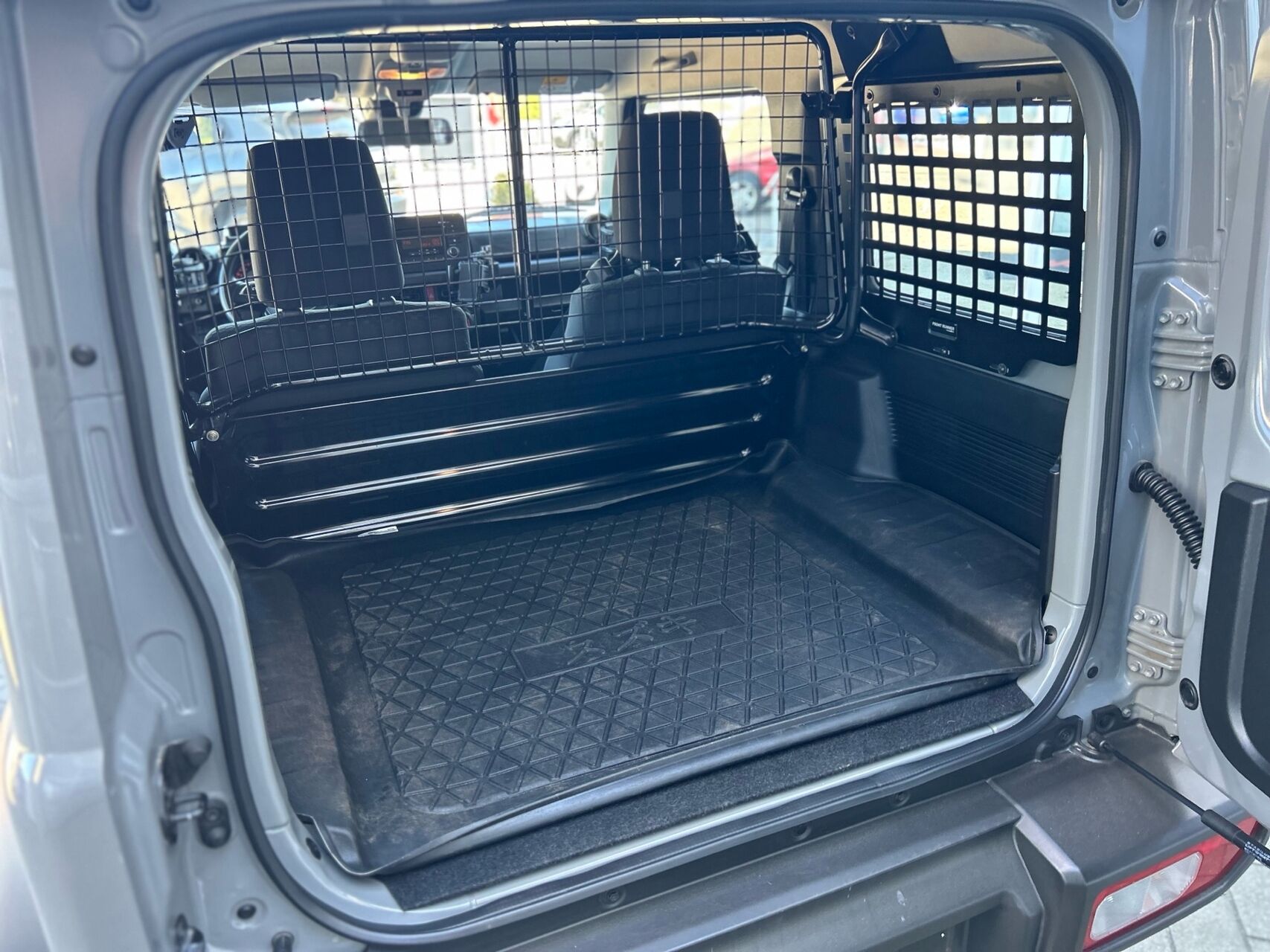 Billede af Suzuki Jimny 1,5 Active AllGrip 102HK 3d