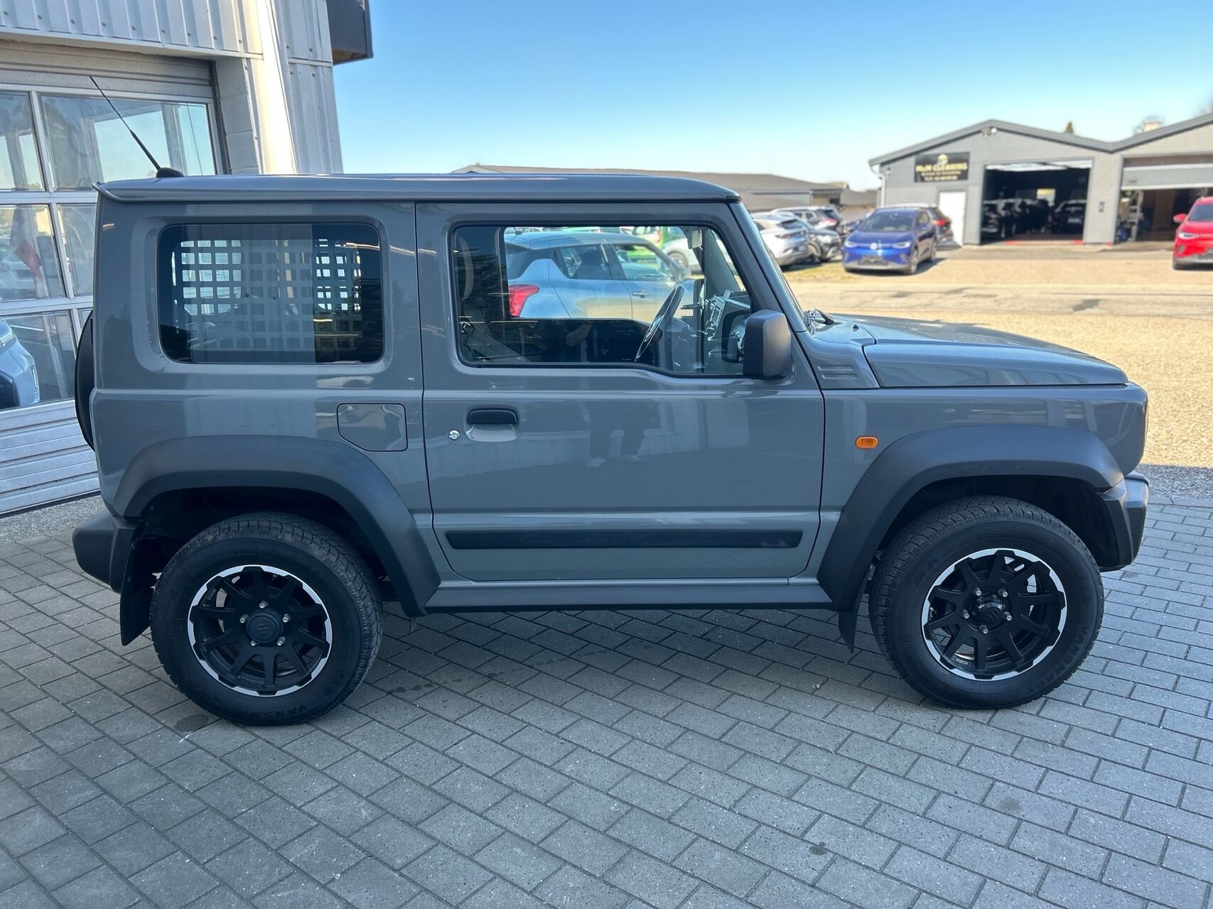 Billede af Suzuki Jimny 1,5 Active AllGrip 102HK 3d
